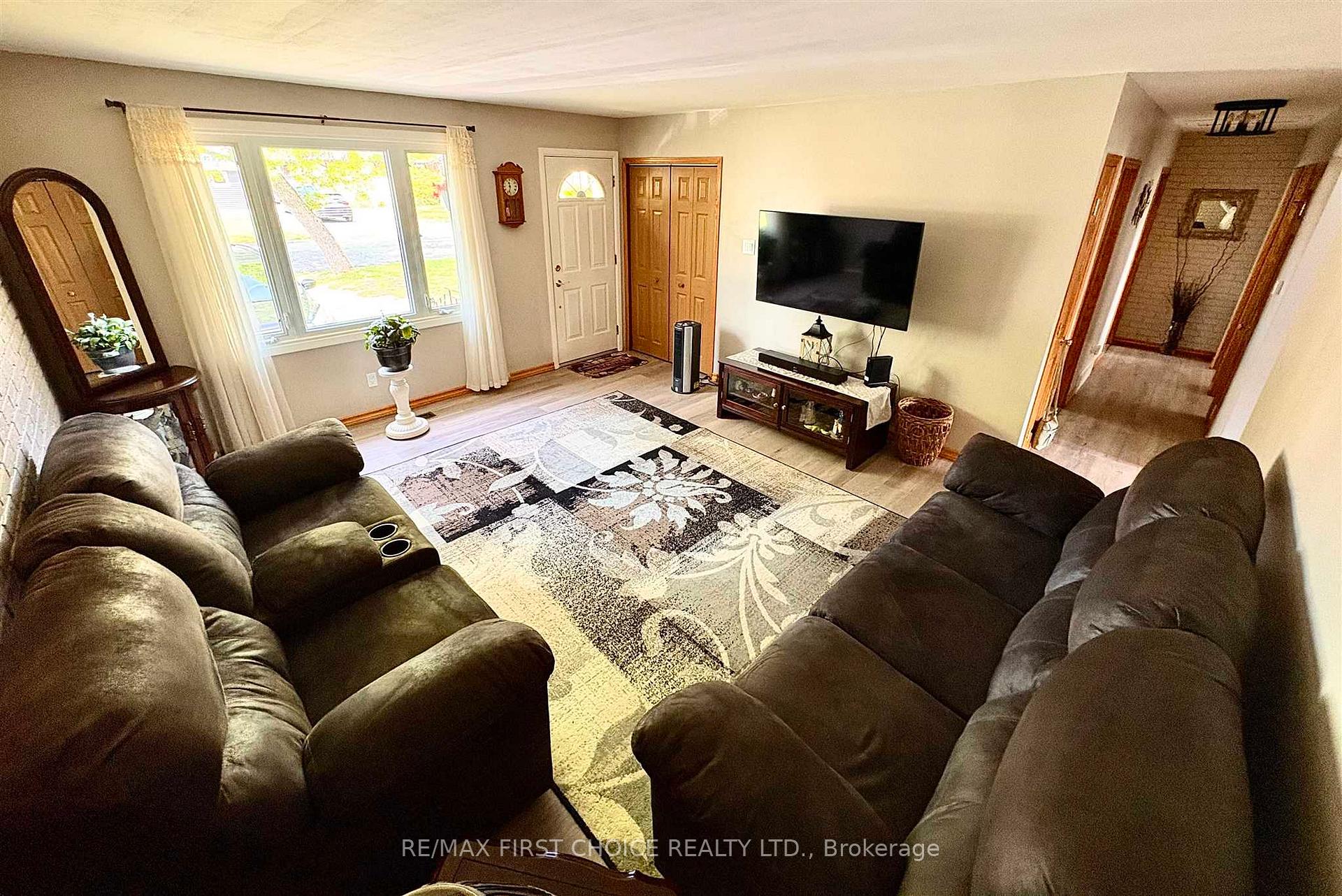 Photo 6 of 150 Penfold Street N, Thunder Bay, Shuniah — HOMEH
