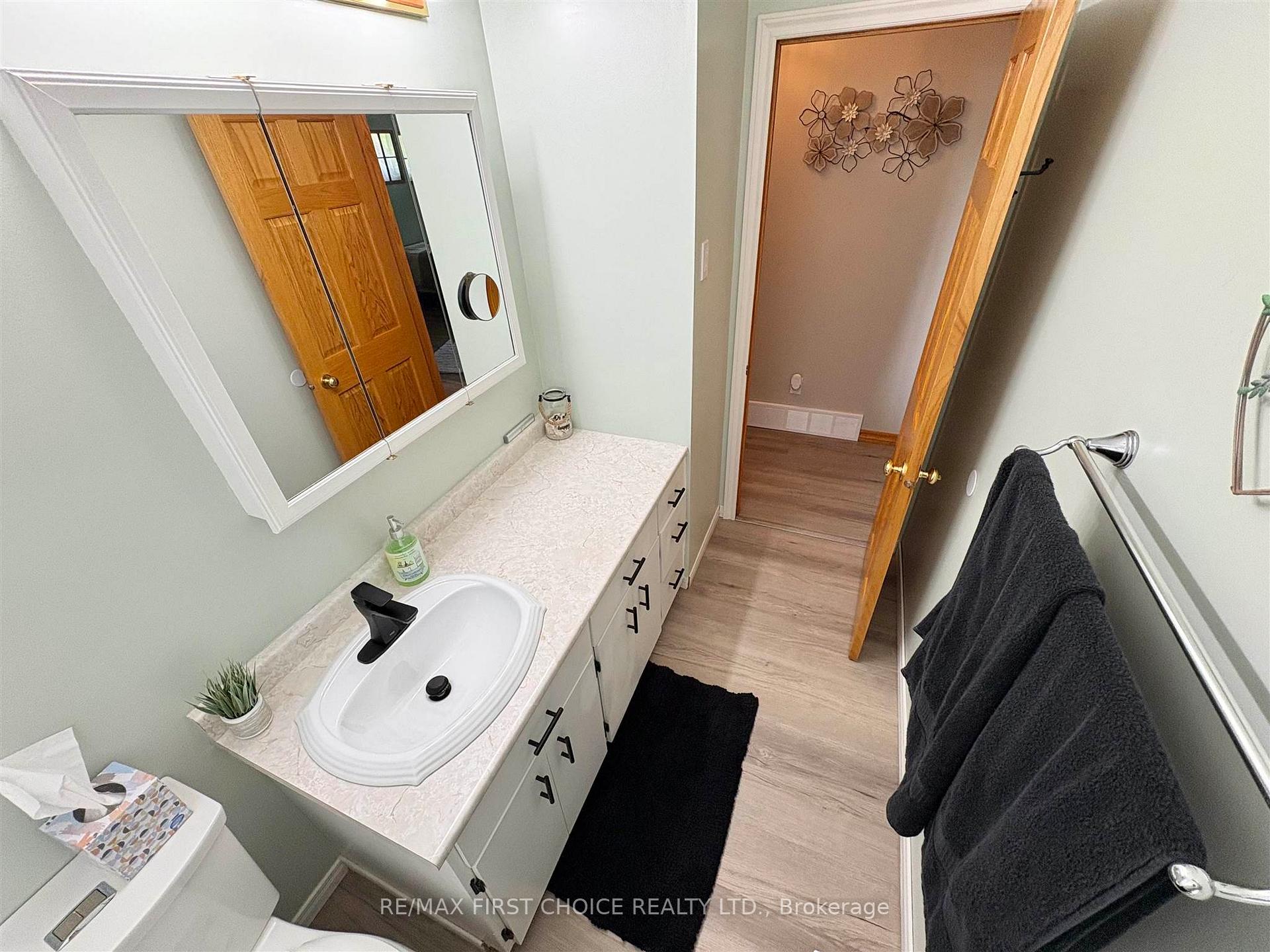 Photo 11 of 150 Penfold Street N, Thunder Bay, Shuniah — HOMEH
