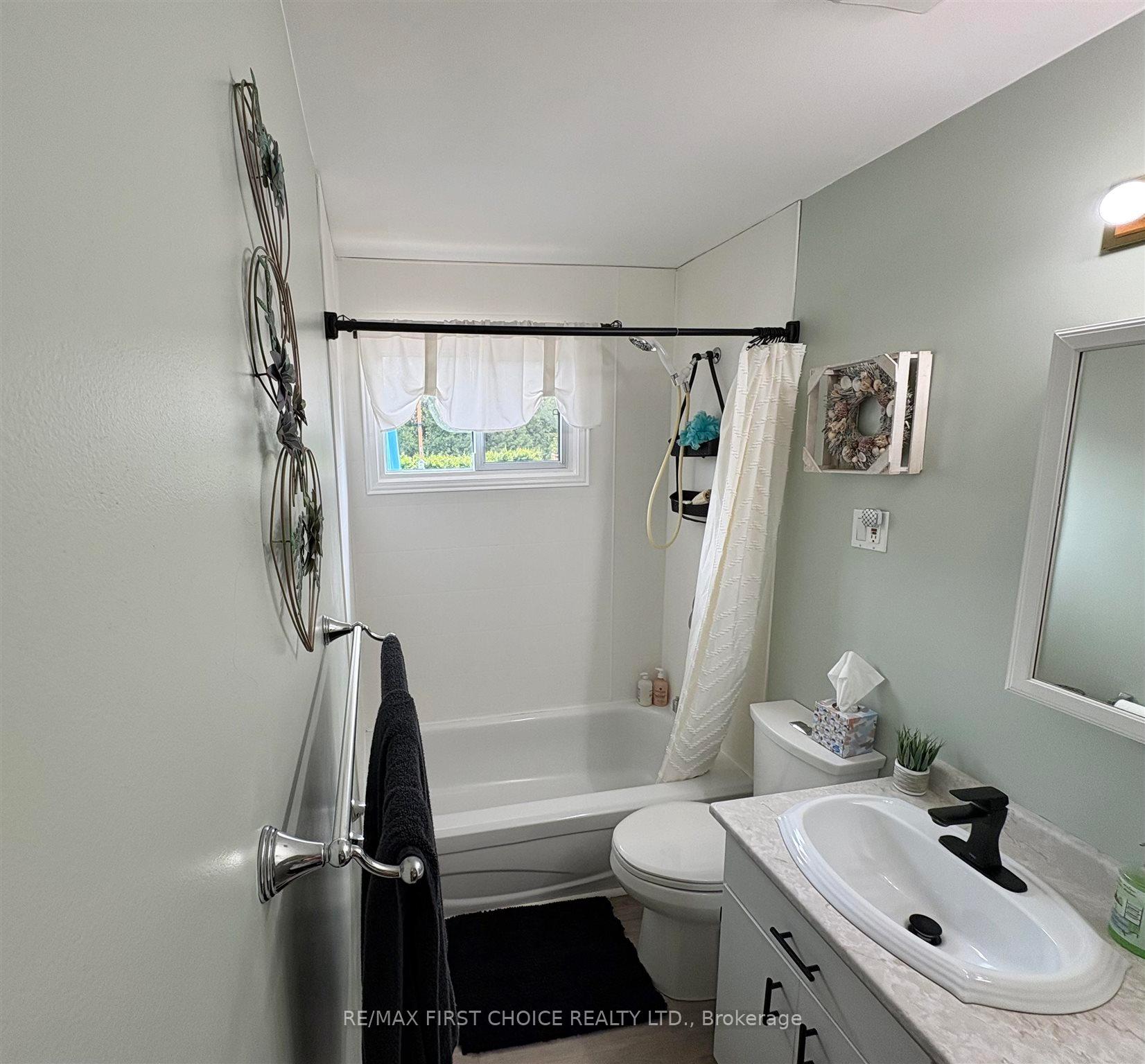 Photo 12 of 150 Penfold Street N, Thunder Bay, Shuniah — HOMEH