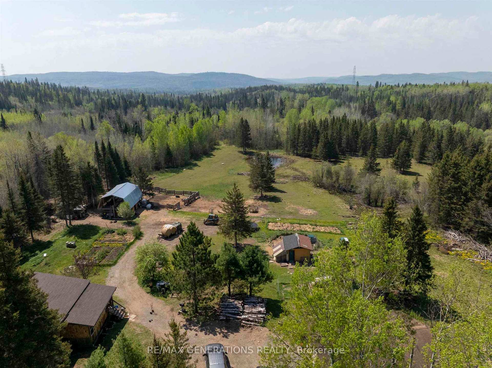 Photo 2 of 493 Niemi Road, Thunder Bay Remote Area, Ware — HOMEH