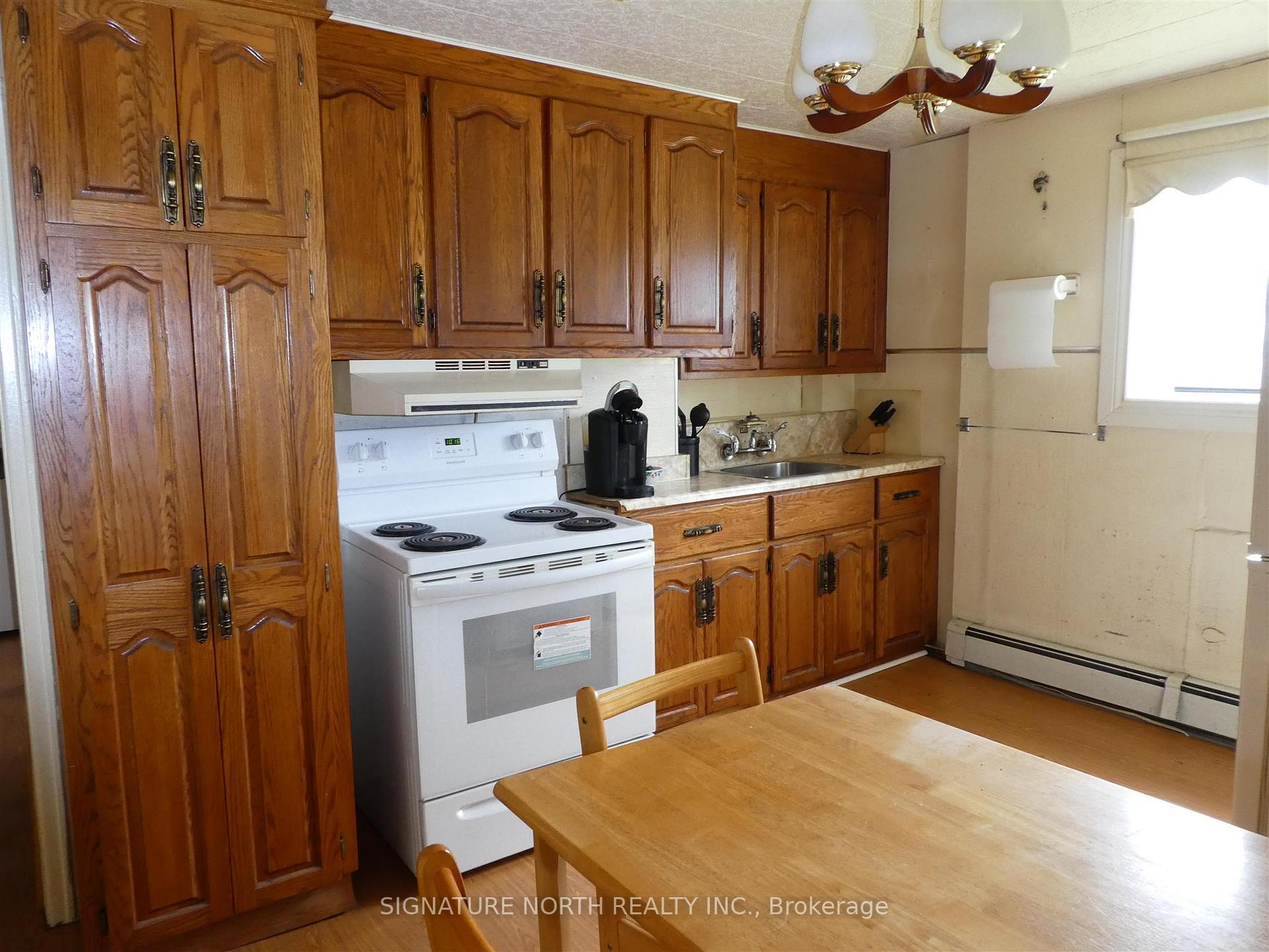 Photo 3 of 614 Main Street, Greenstone — HOMEH