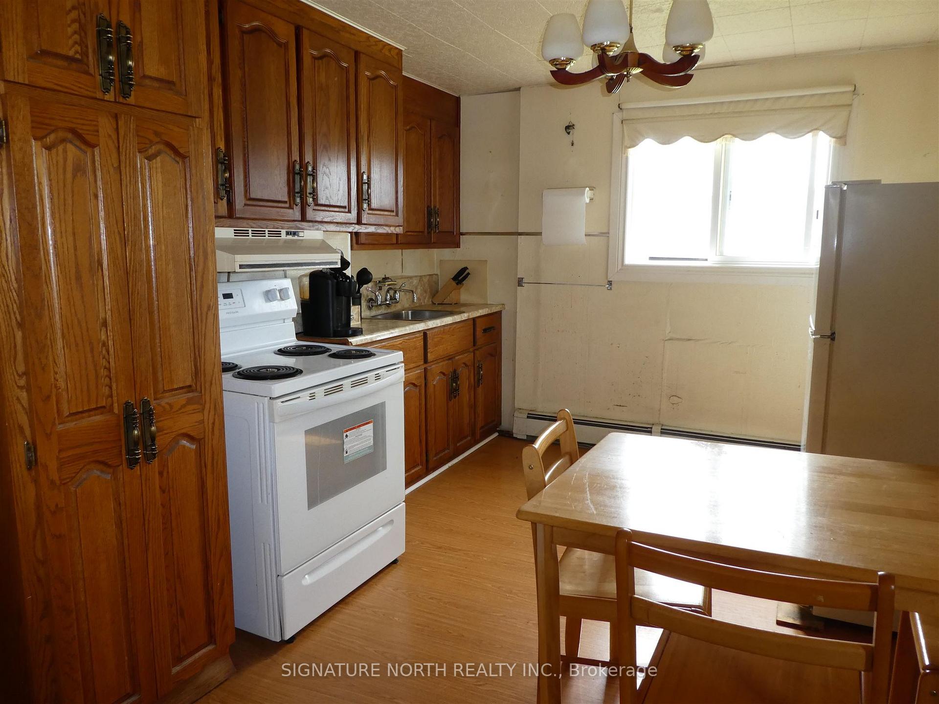 Photo 5 of 614 Main Street, Greenstone — HOMEH