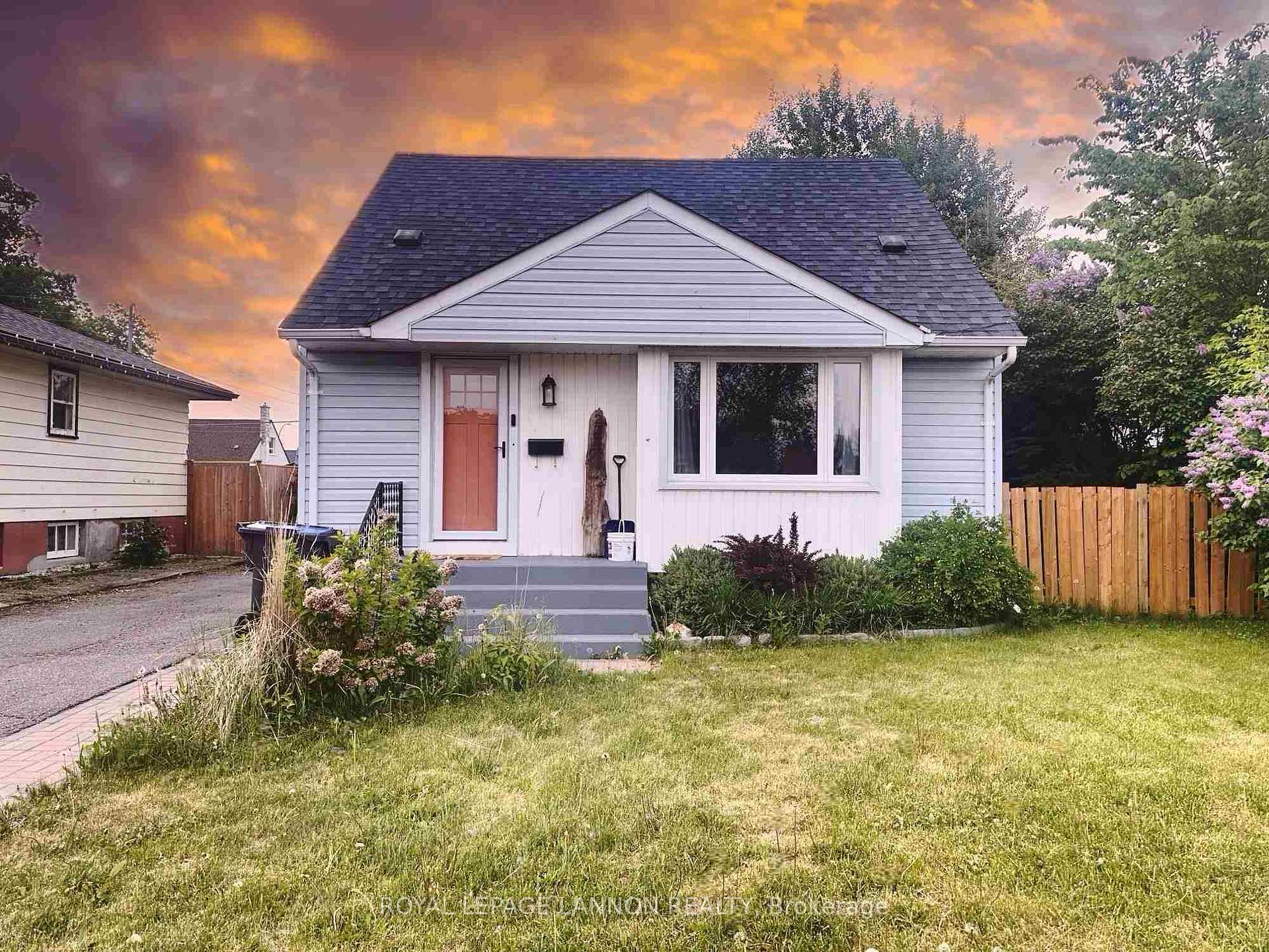 Front of 2227 McGregor Avenue