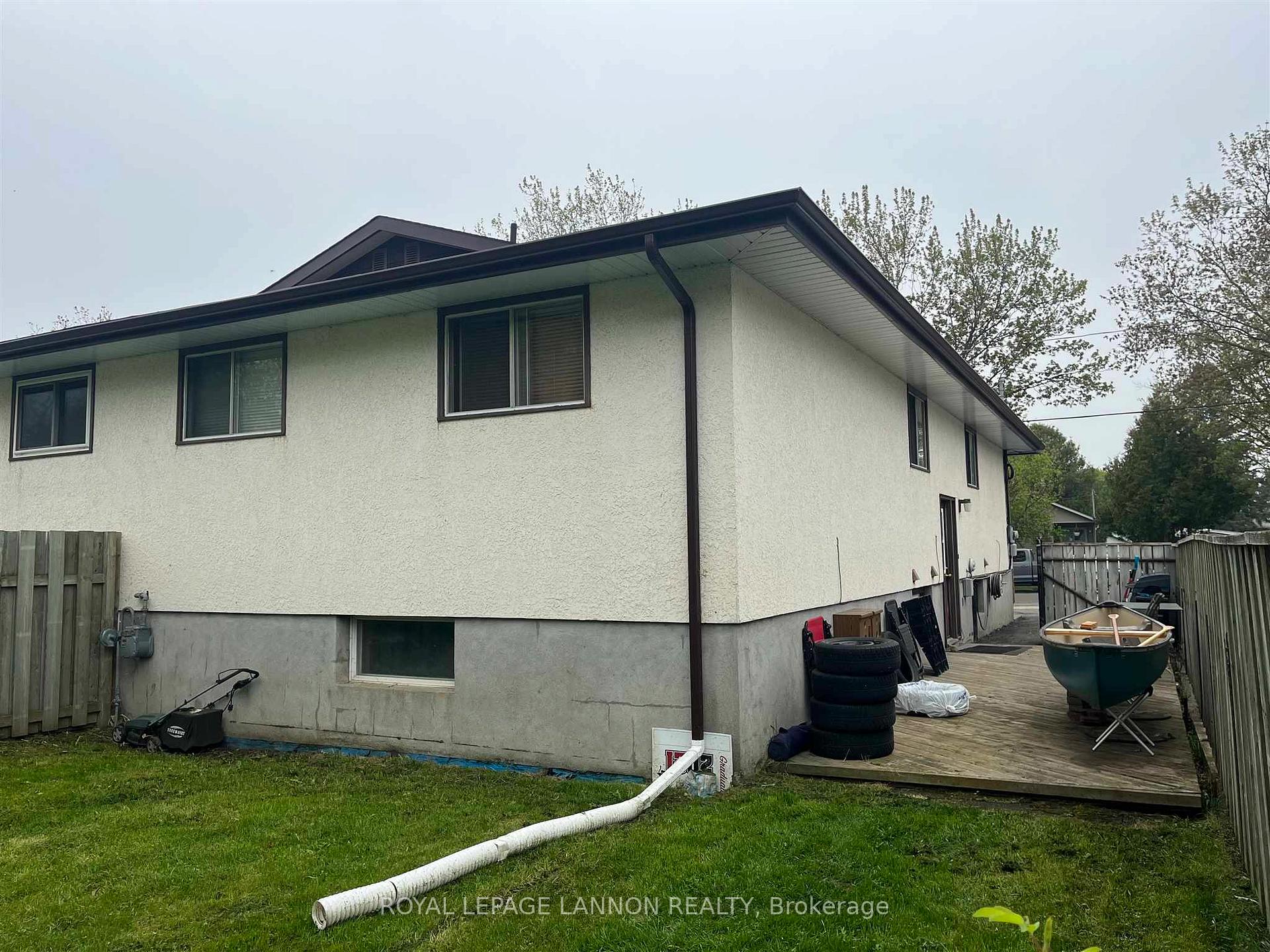 Photo 3 of 230 Munro Street, Thunder Bay, Court / Cumberland — HOMEH