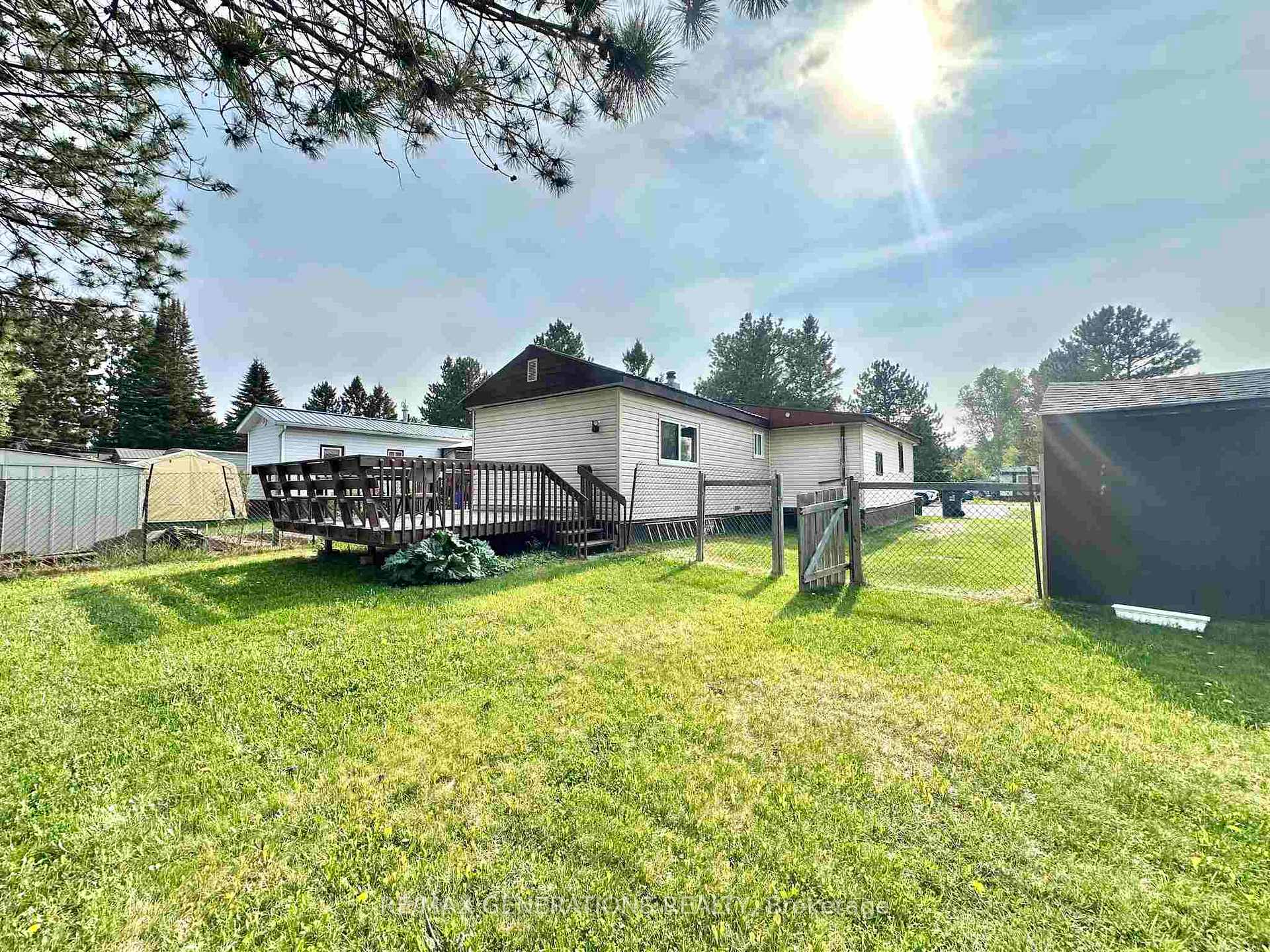 Photo 4 of 64 Taylor Drive, Thunder Bay, Rosslyn Road — HOMEH