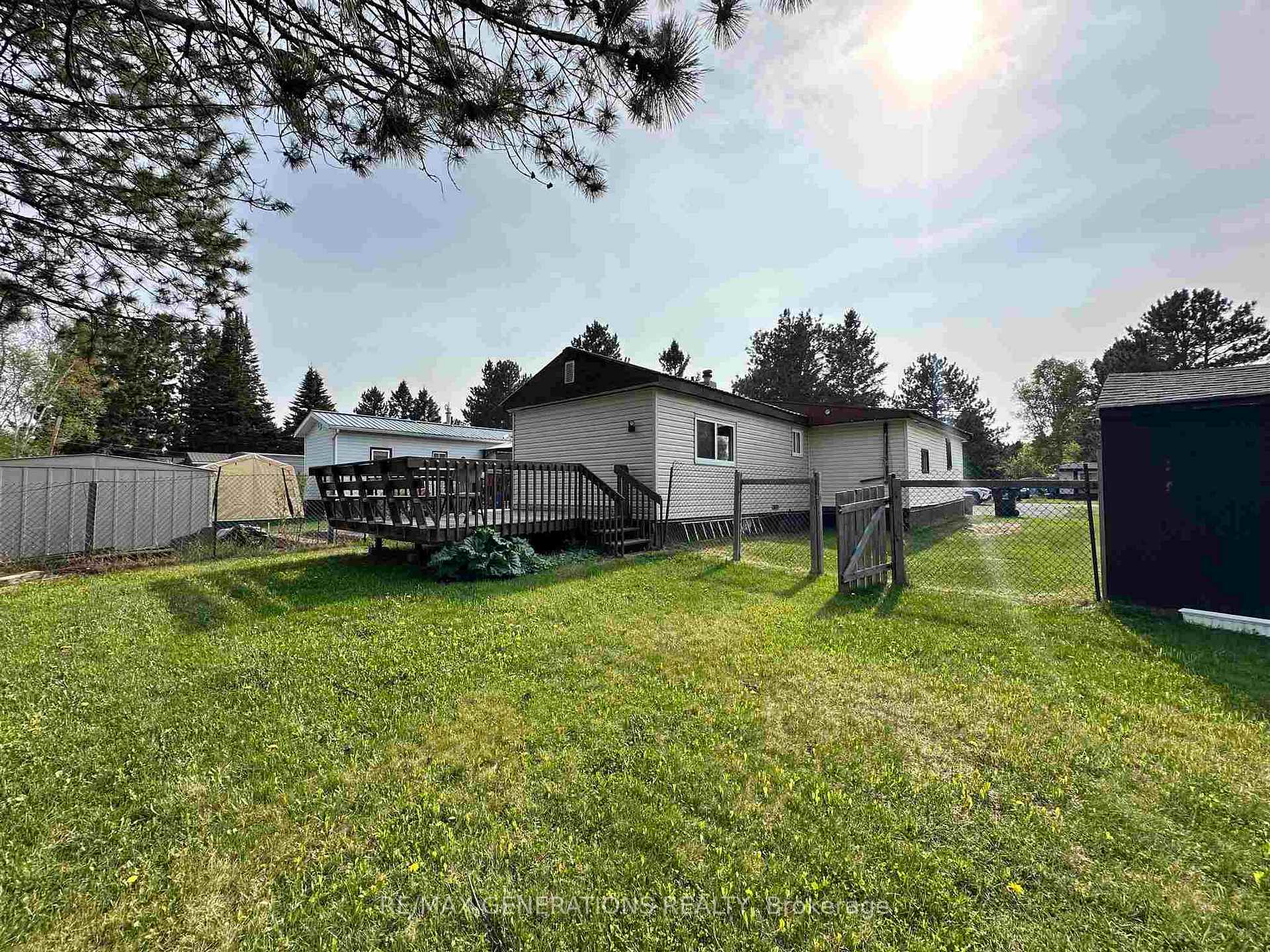 Photo 5 of 64 Taylor Drive, Thunder Bay, Rosslyn Road — HOMEH