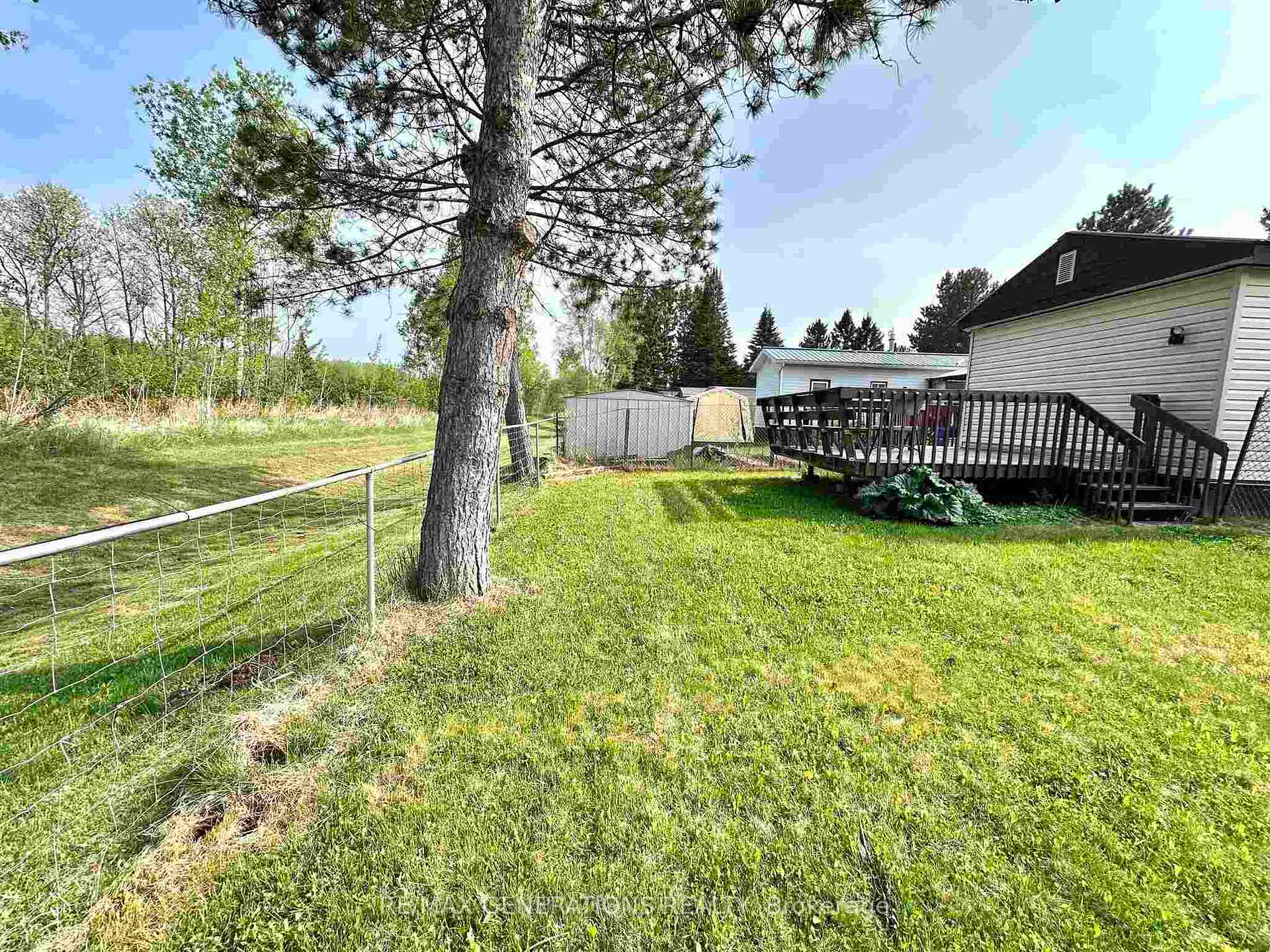 Photo 6 of 64 Taylor Drive, Thunder Bay, Rosslyn Road — HOMEH