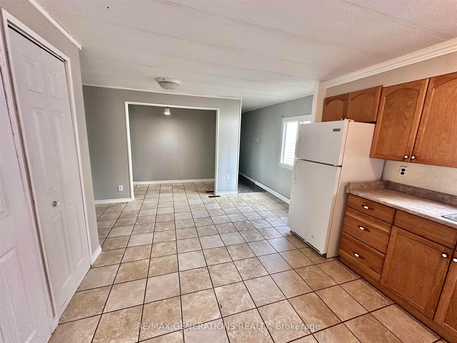 Photo 12 of 64 Taylor Drive, Thunder Bay, Rosslyn Road — HOMEH