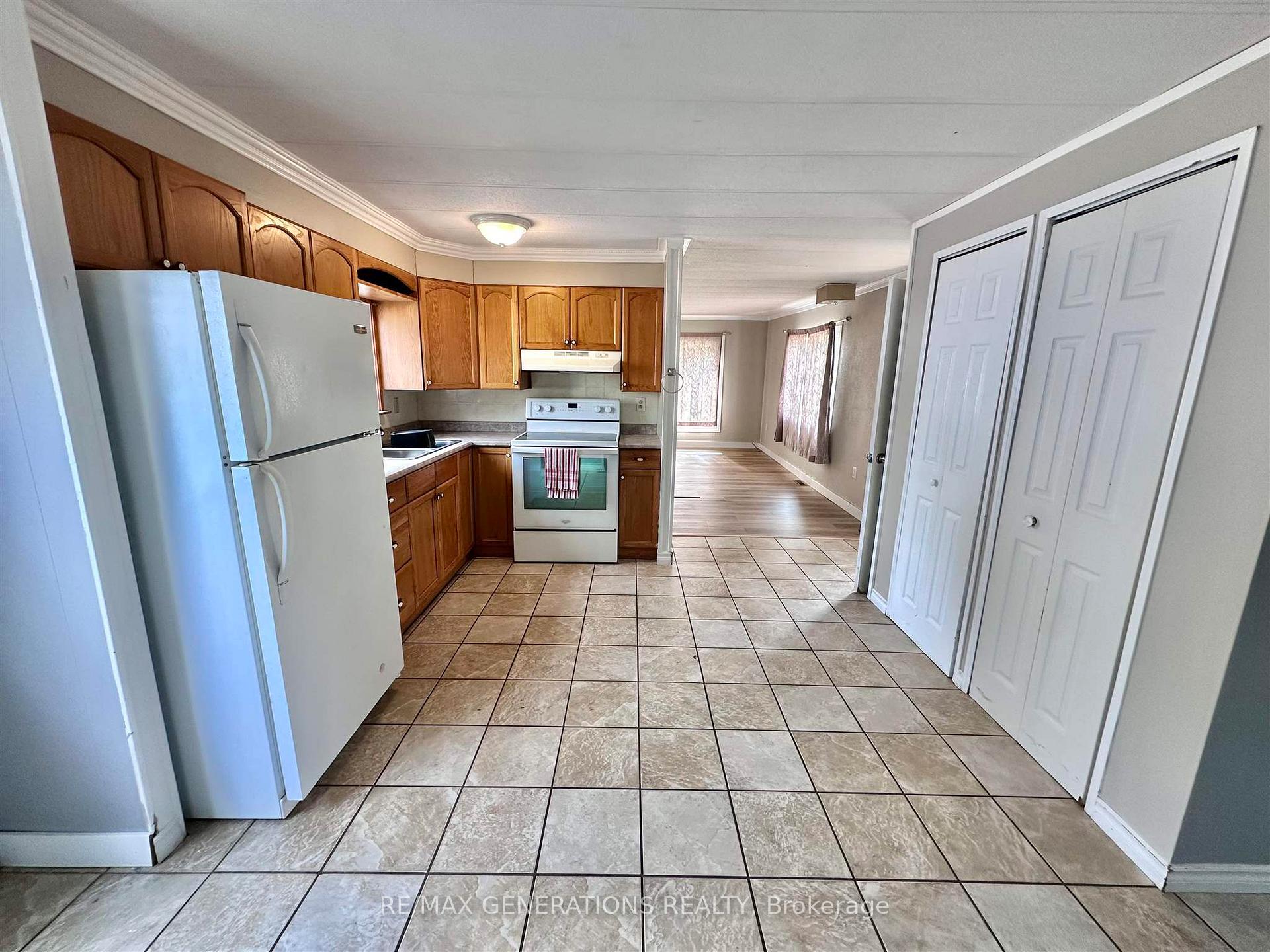 Photo 20 of 64 Taylor Drive, Thunder Bay, Rosslyn Road — HOMEH