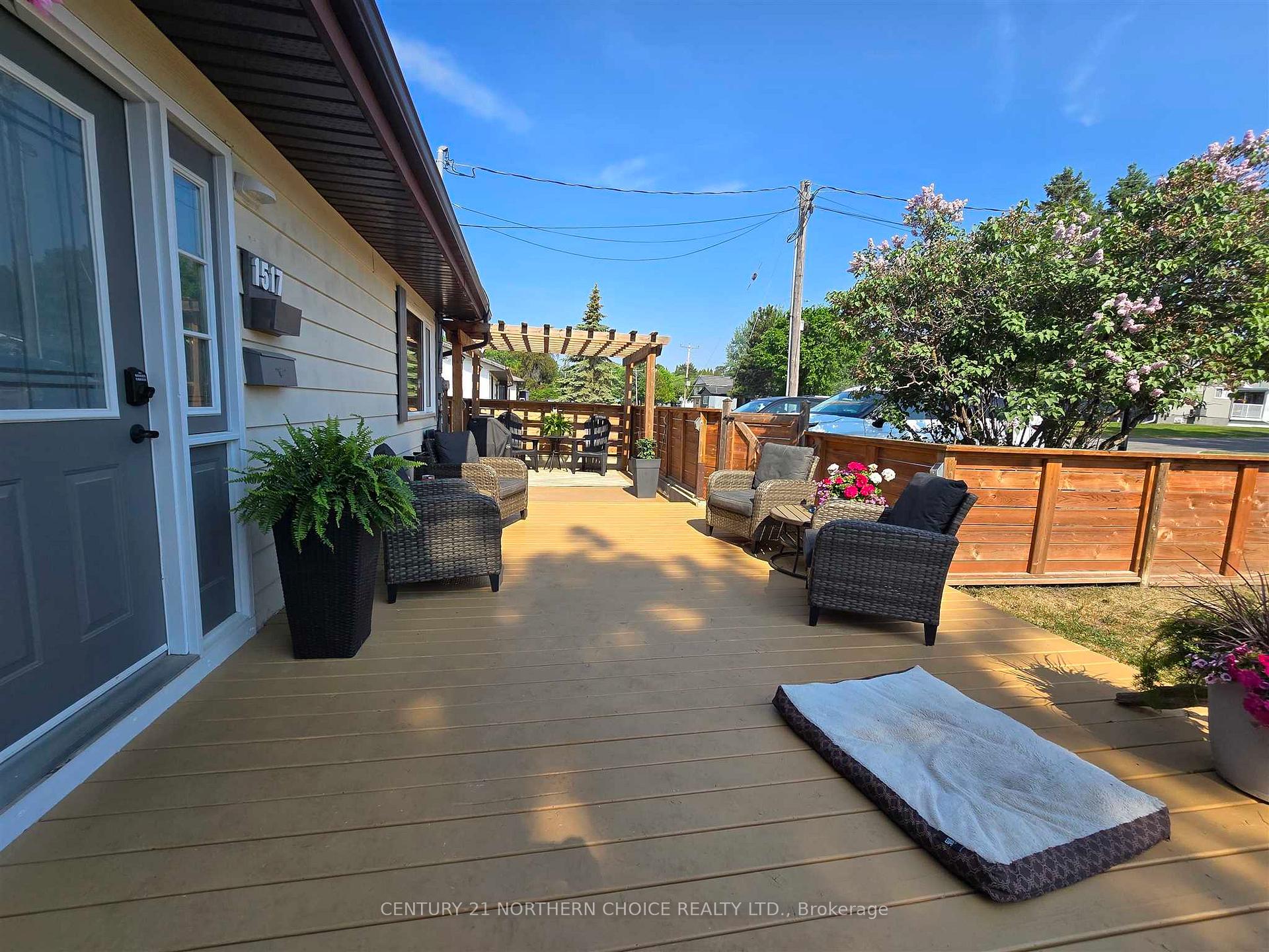 Photo 3 of 1517 Valley Drive, Kenora, Donkirk Heights — HOMEH