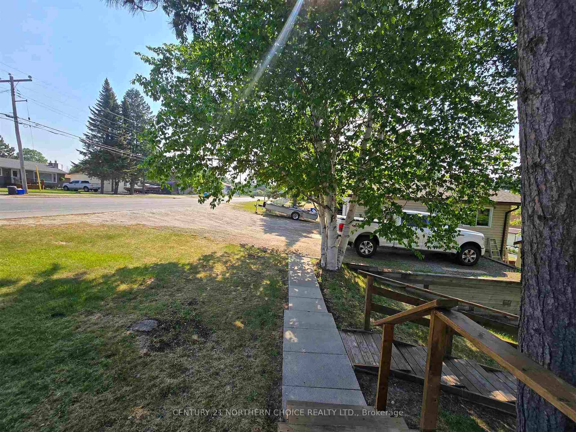 Photo 8 of 1517 Valley Drive, Kenora, Donkirk Heights — HOMEH