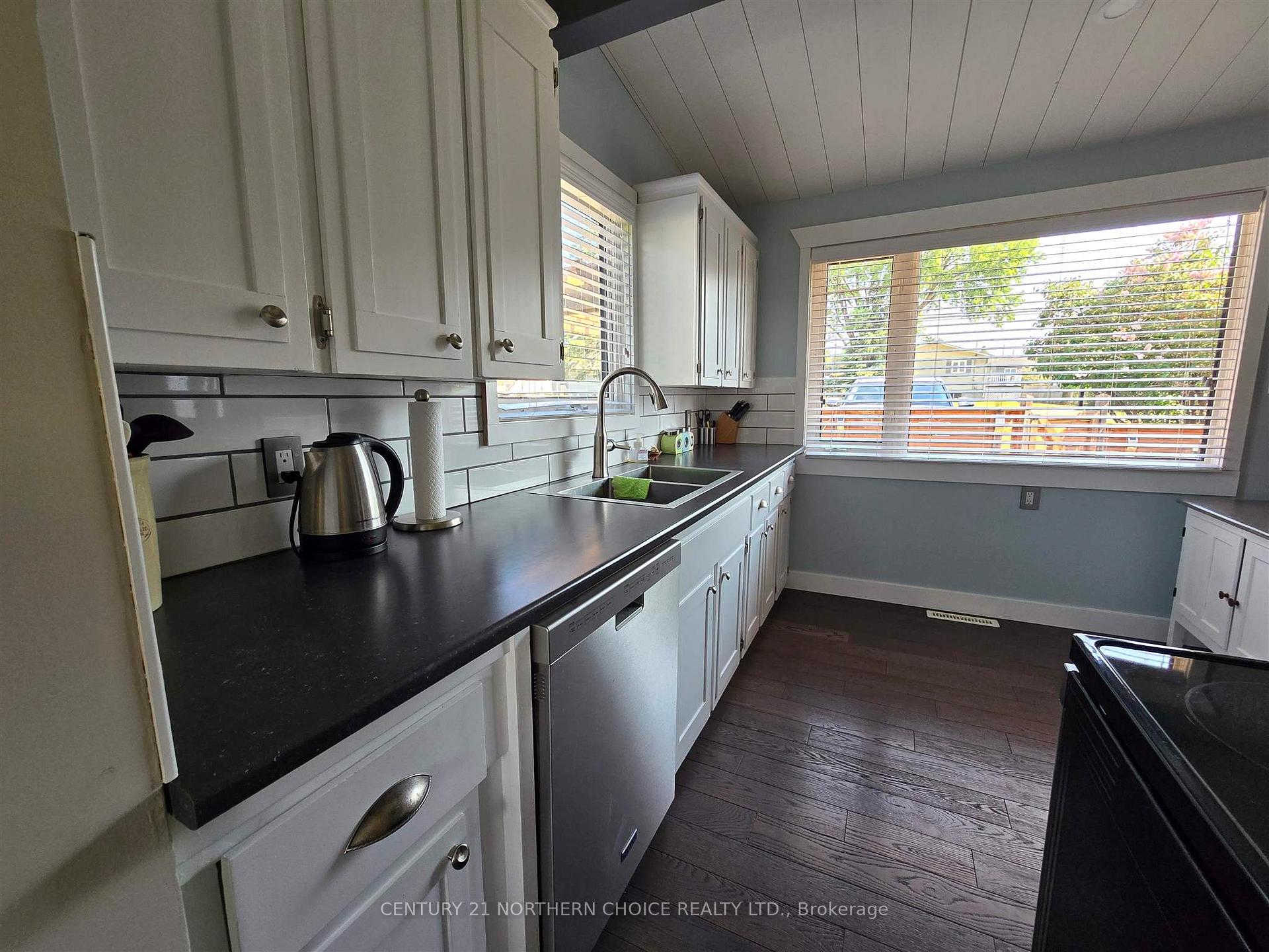 Photo 13 of 1517 Valley Drive, Kenora, Donkirk Heights — HOMEH
