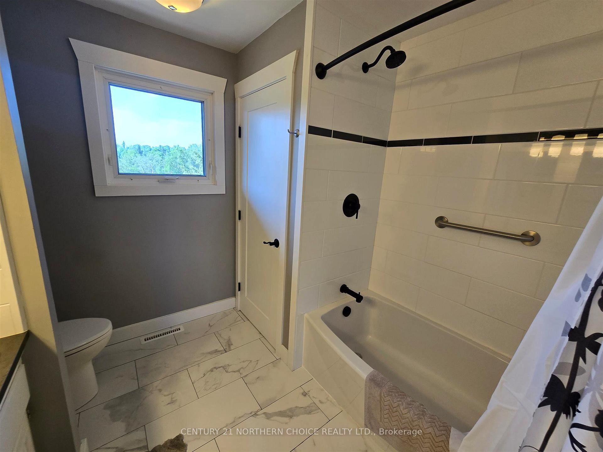 Photo 22 of 1517 Valley Drive, Kenora, Donkirk Heights — HOMEH