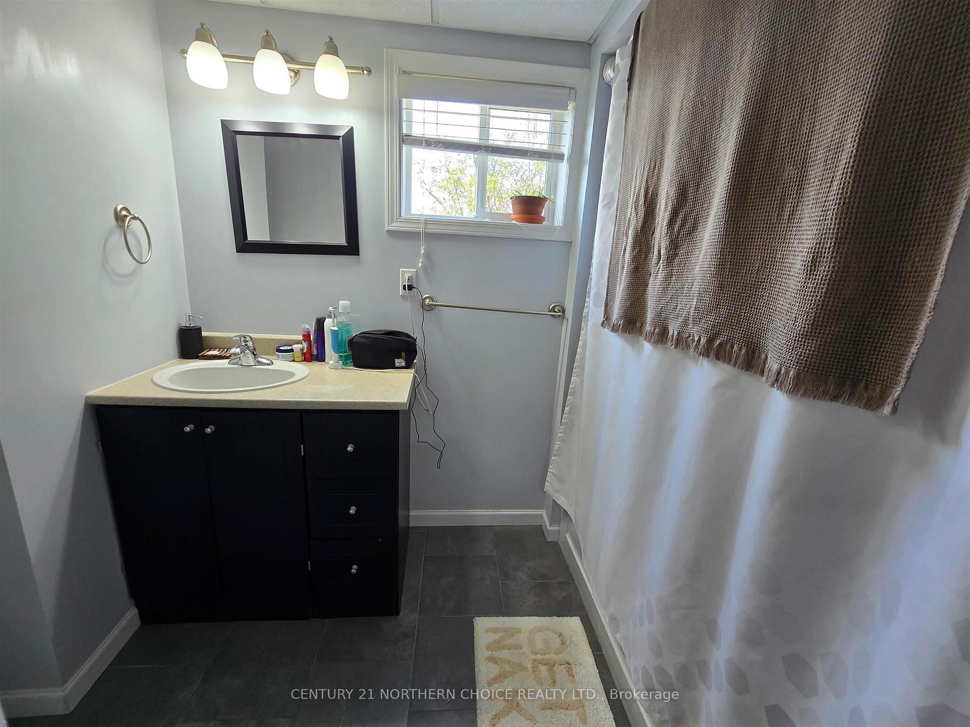 Photo 34 of 1517 Valley Drive, Kenora, Donkirk Heights — HOMEH