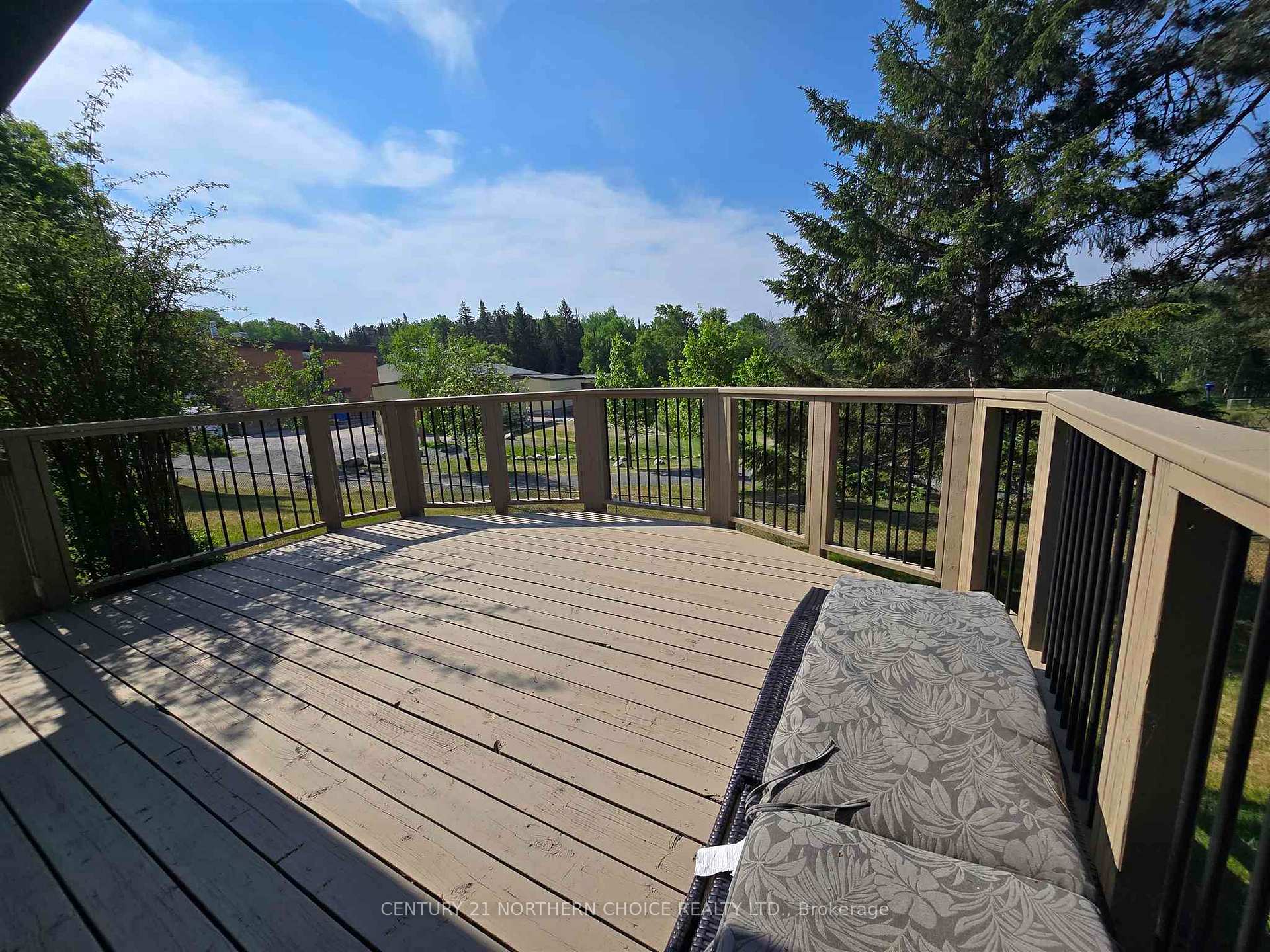 Photo 37 of 1517 Valley Drive, Kenora, Donkirk Heights — HOMEH