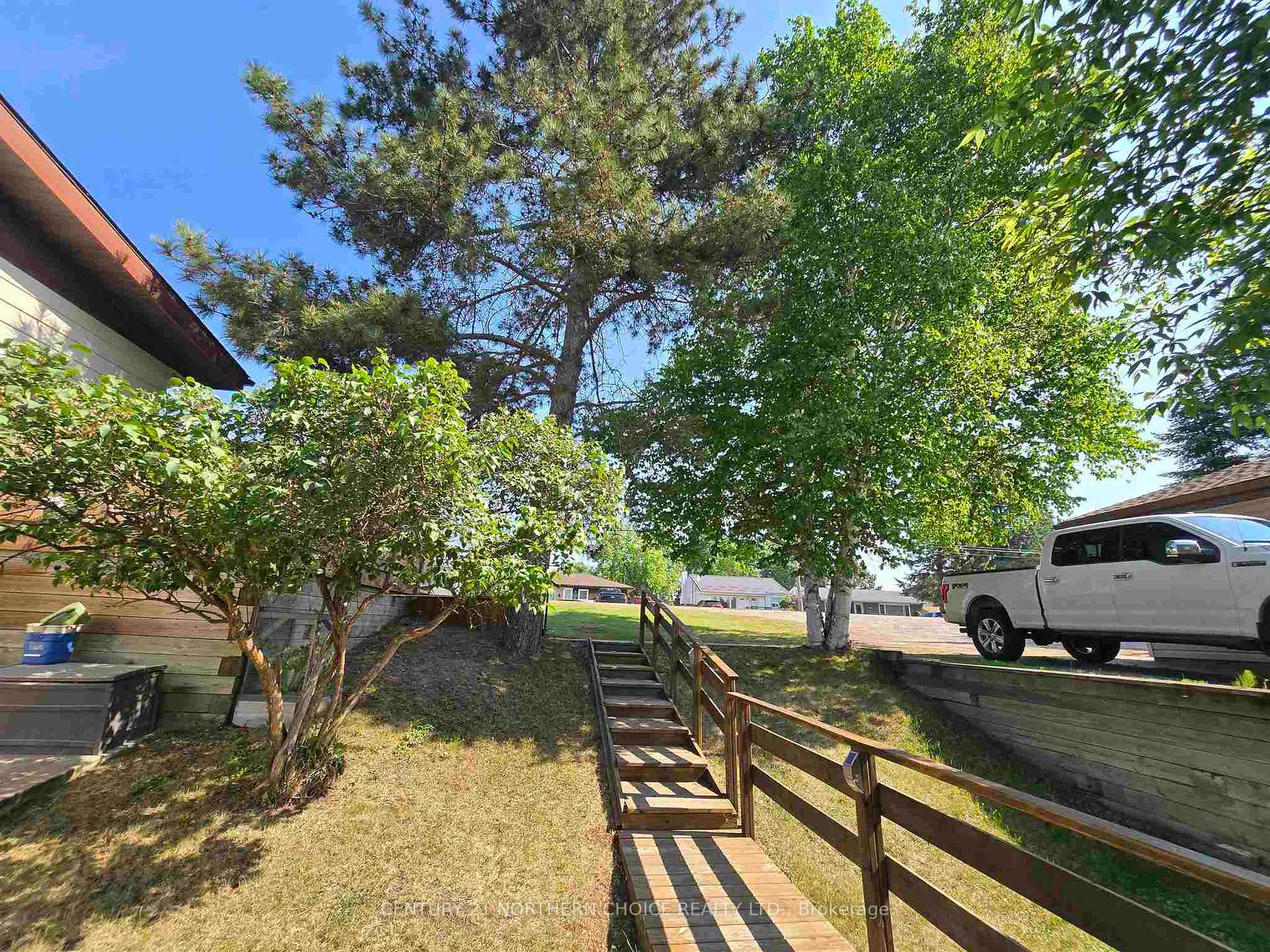 Photo 40 of 1517 Valley Drive, Kenora, Donkirk Heights — HOMEH