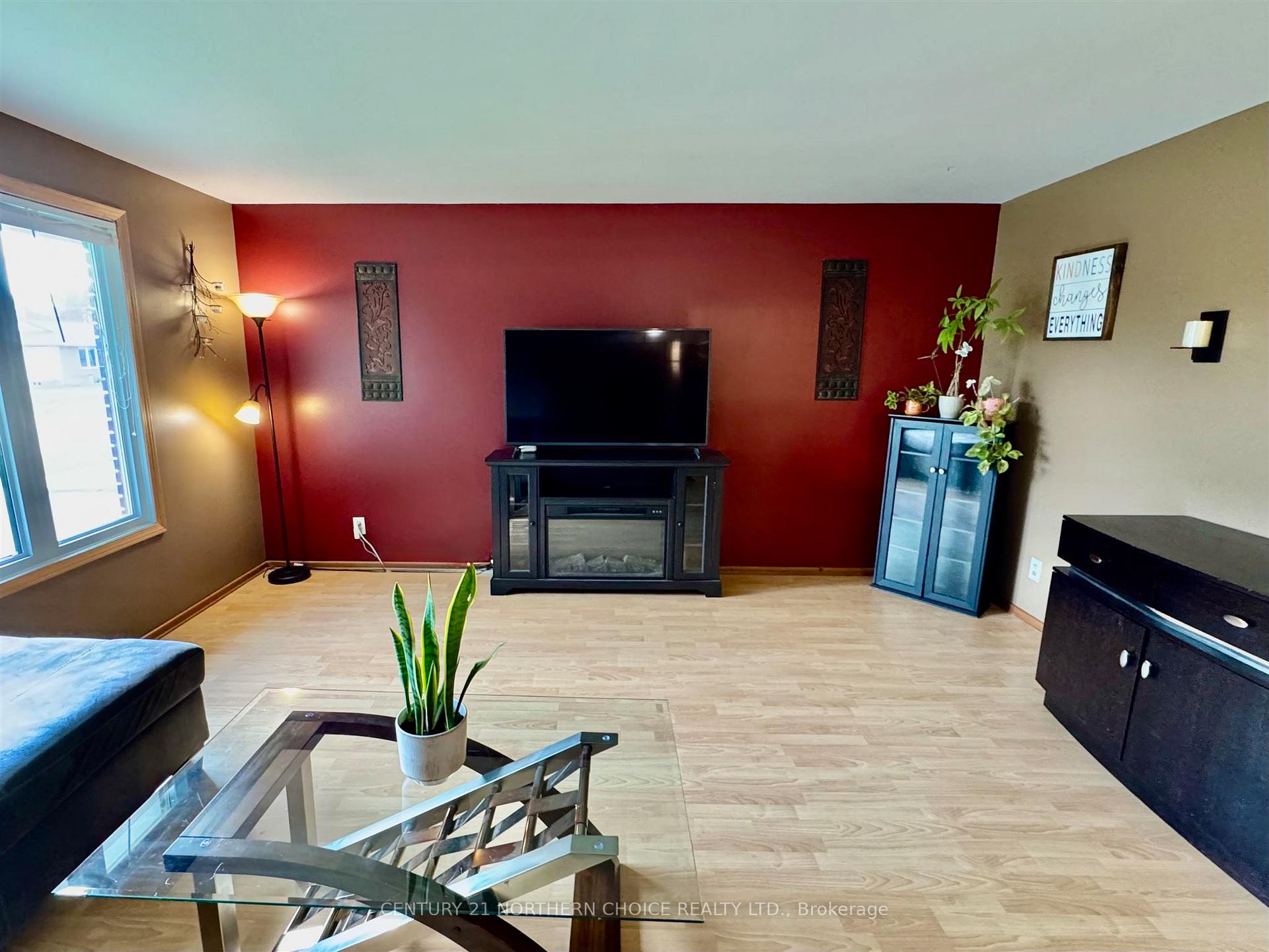Photo 2 of 700 First Street, Fort Frances — HOMEH