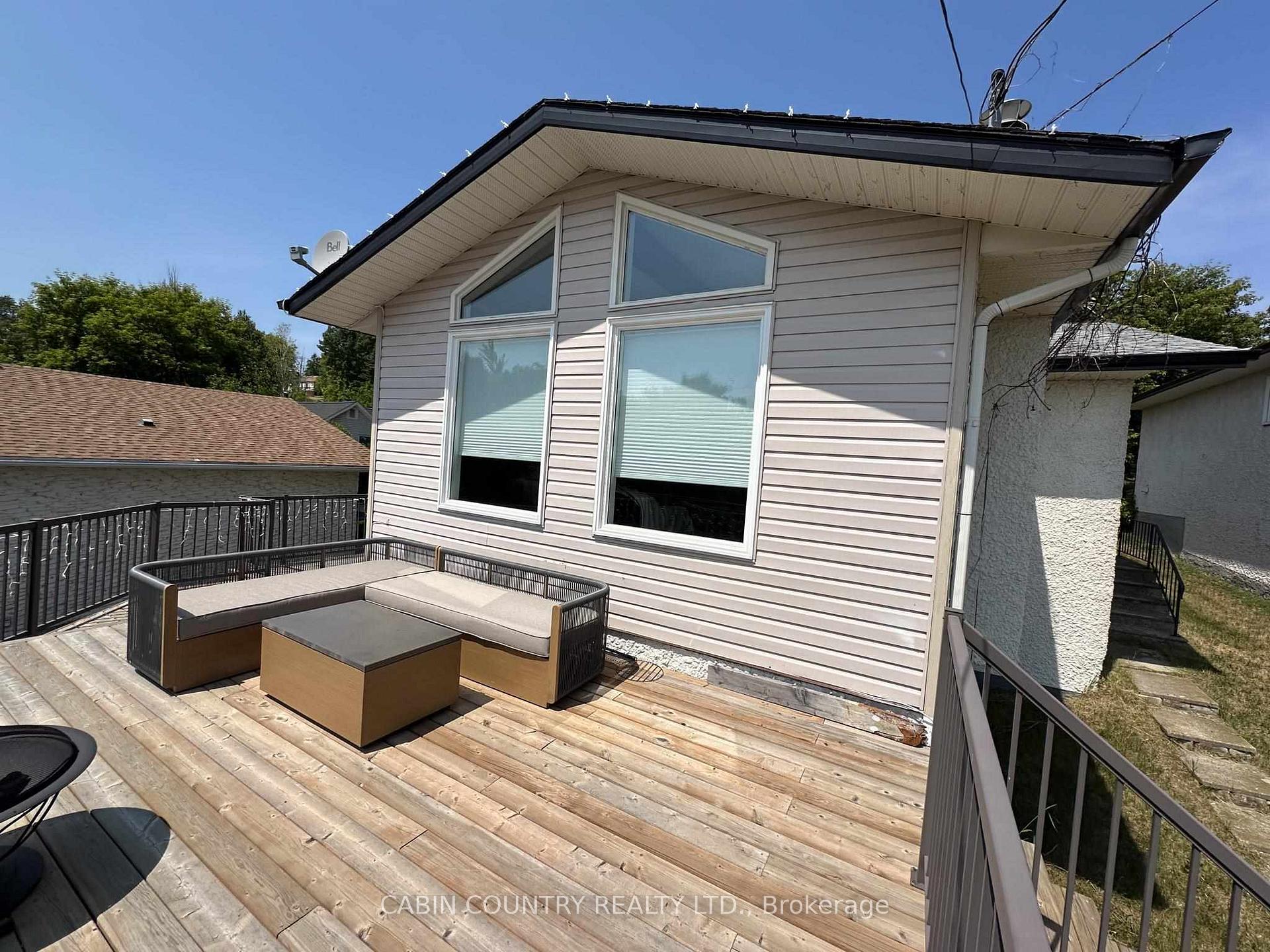 Photo 5 of 706 Beach Road, Kenora, Keewatin — HOMEH