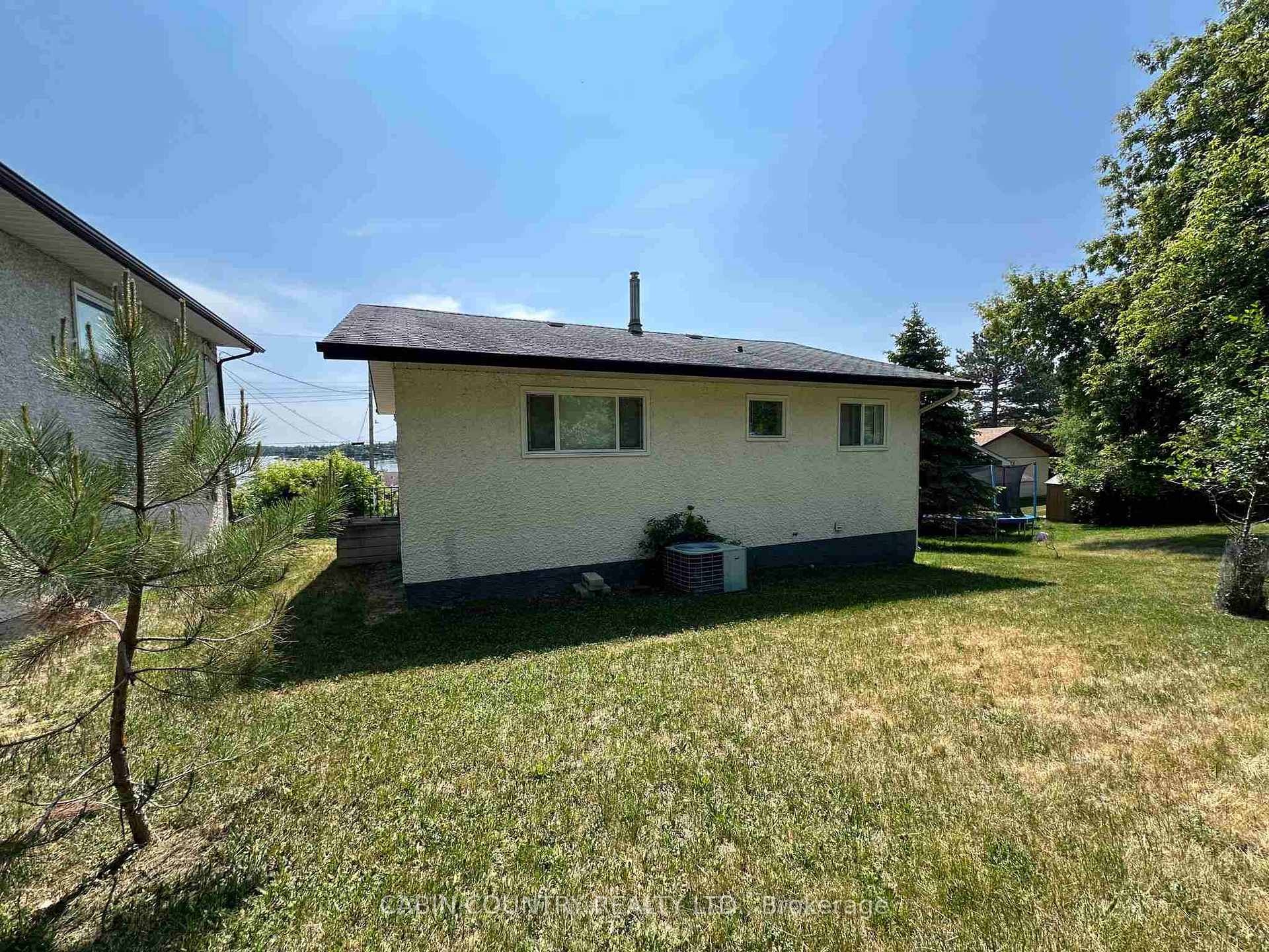 Photo 9 of 706 Beach Road, Kenora, Keewatin — HOMEH