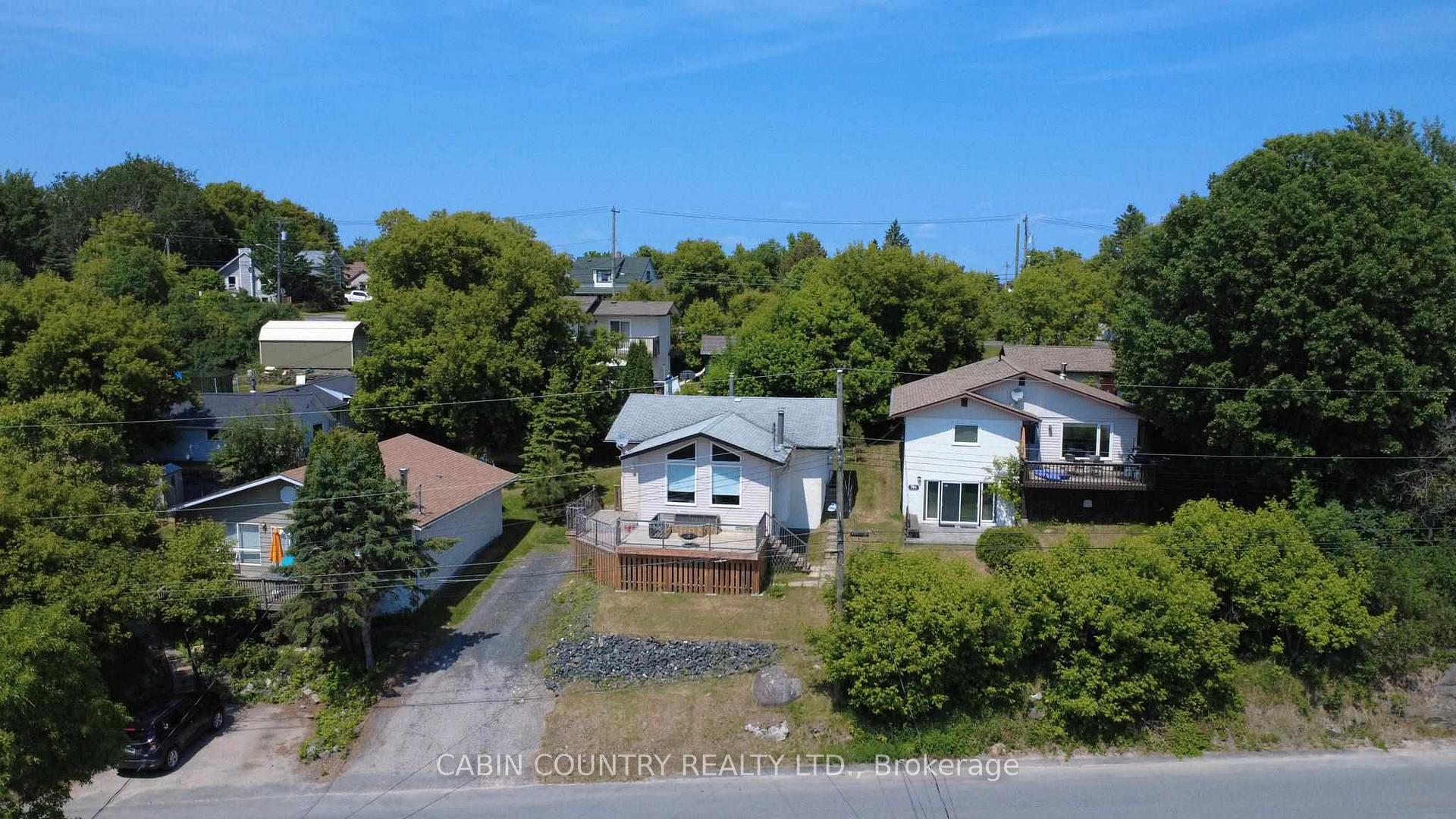 Photo 12 of 706 Beach Road, Kenora, Keewatin — HOMEH