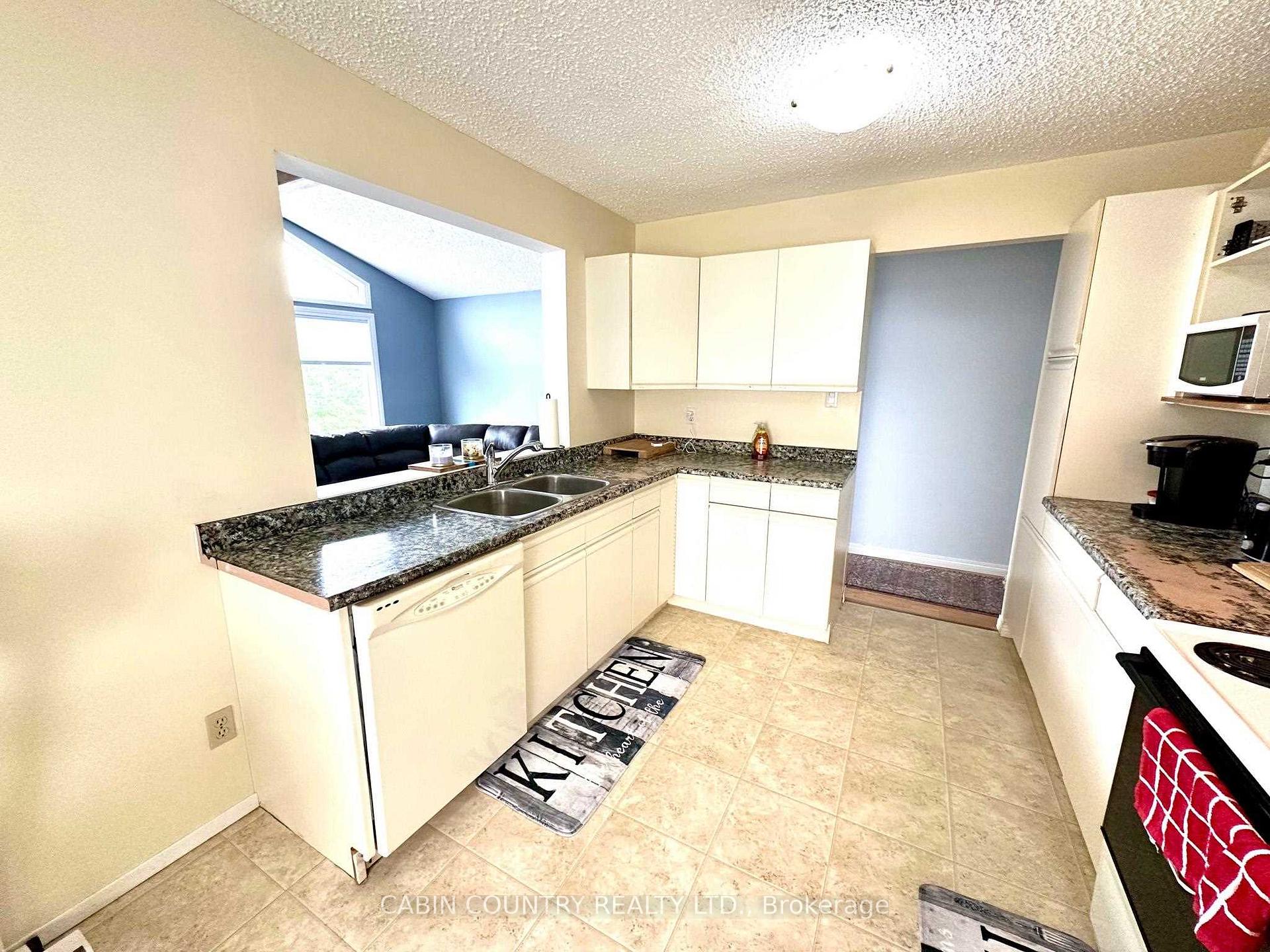 Photo 16 of 706 Beach Road, Kenora, Keewatin — HOMEH