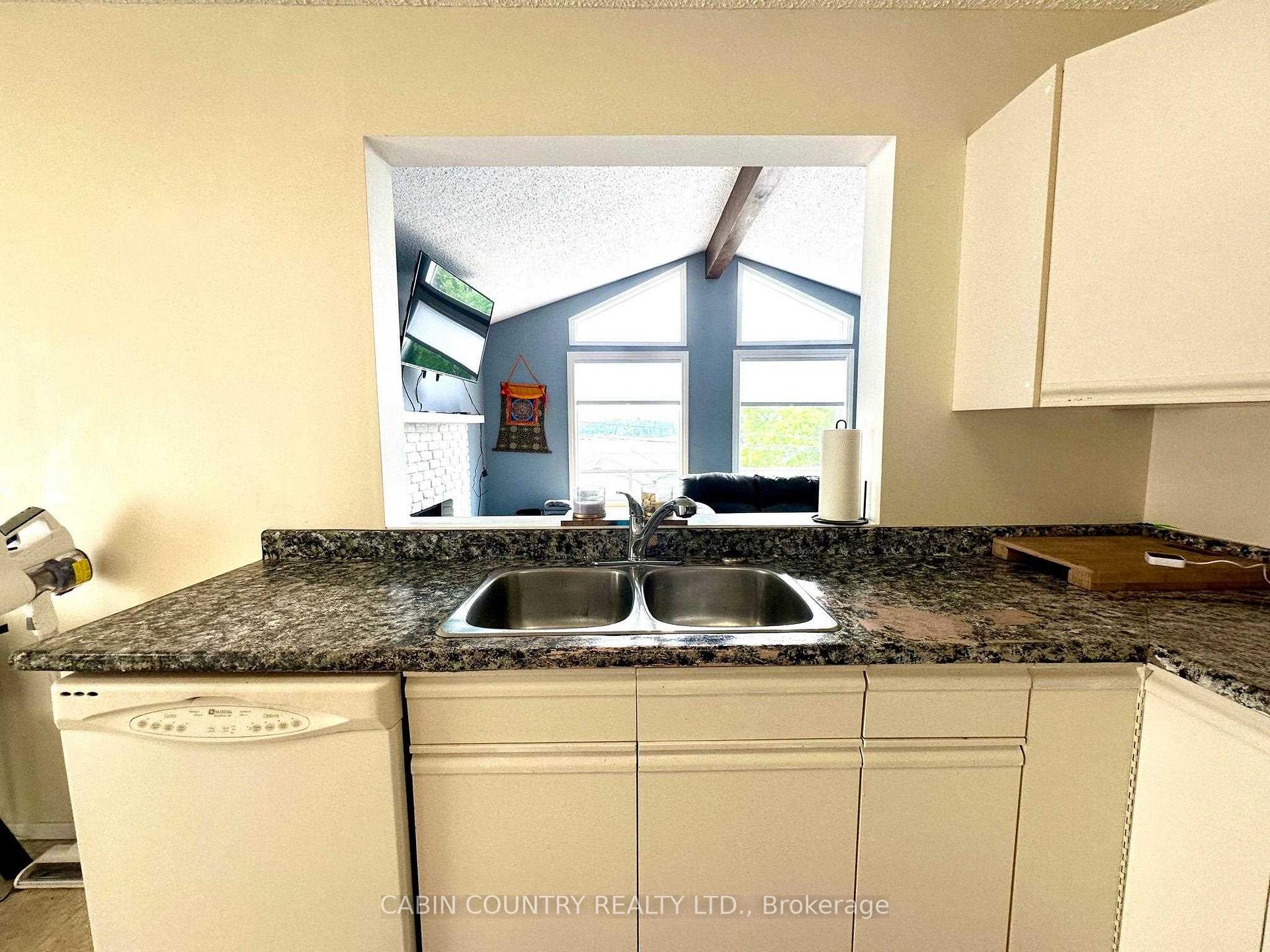 Photo 17 of 706 Beach Road, Kenora, Keewatin — HOMEH
