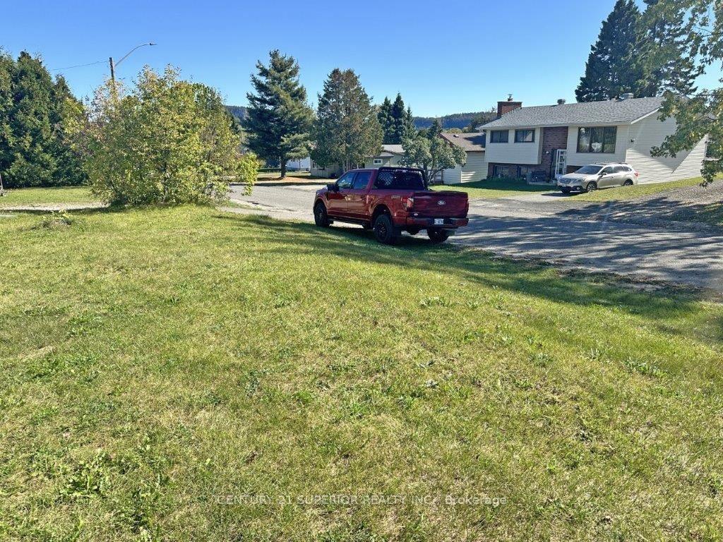 Photo 2 of 96 Front Street, Nipigon — HOMEH
