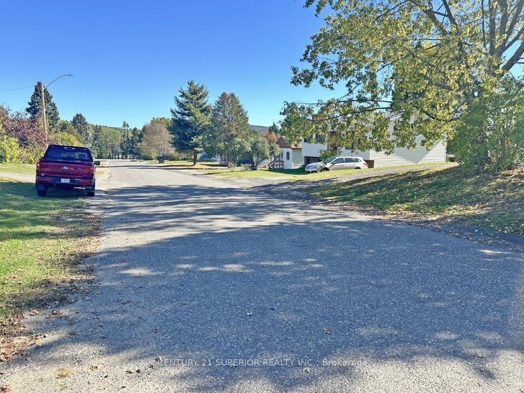 Photo 3 of 96 Front Street, Nipigon — HOMEH