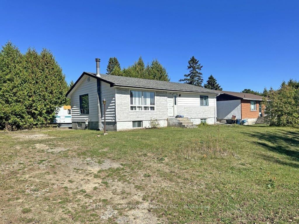 Photo 4 of 96 Front Street, Nipigon — HOMEH