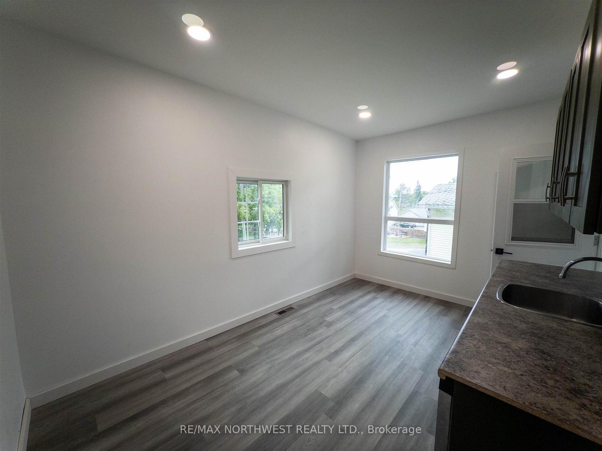Photo 3 of 518 Sixth Avenue South, Kenora, Lakeside — HOMEH