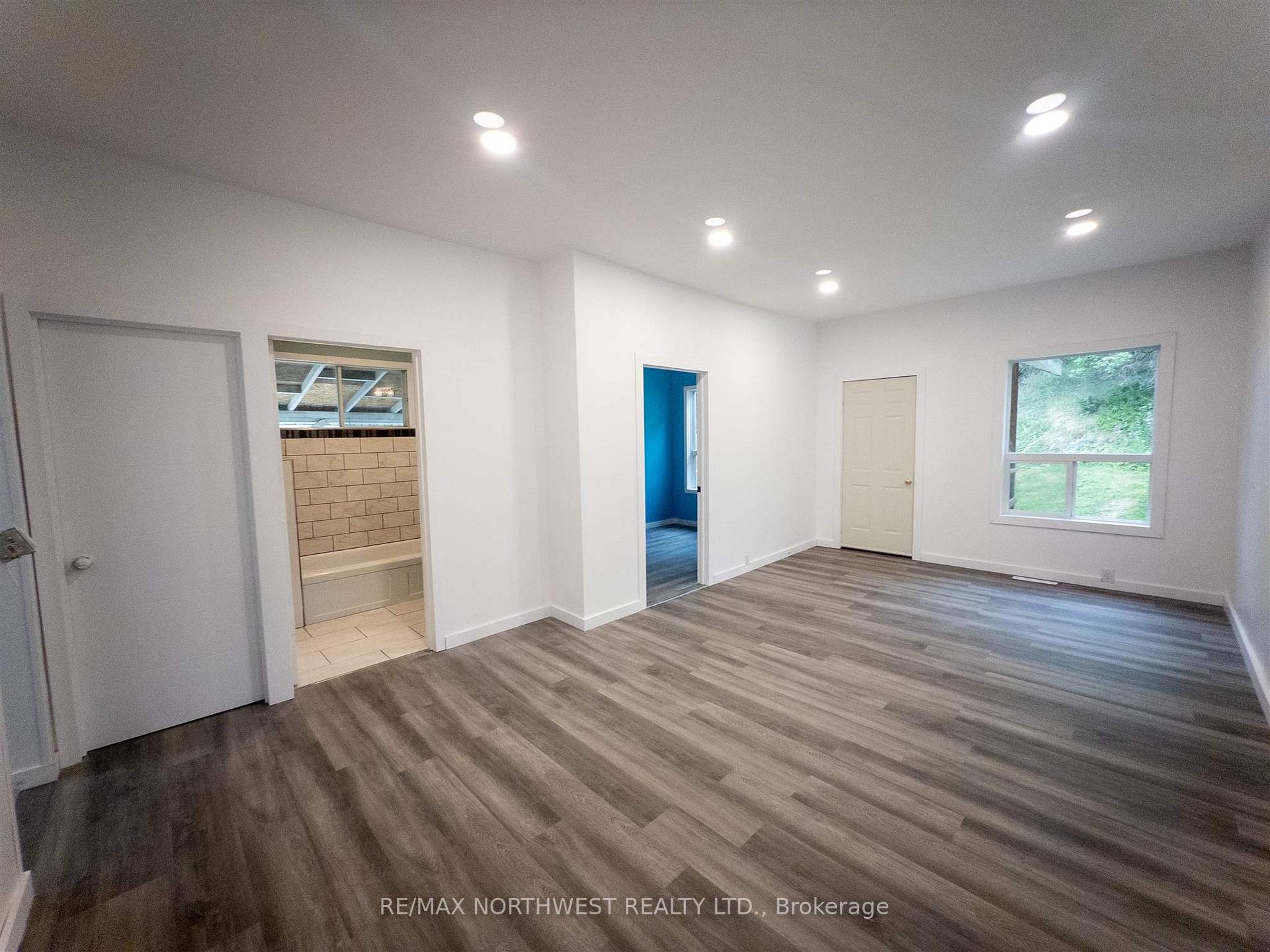 Photo 7 of 518 Sixth Avenue South, Kenora, Lakeside — HOMEH
