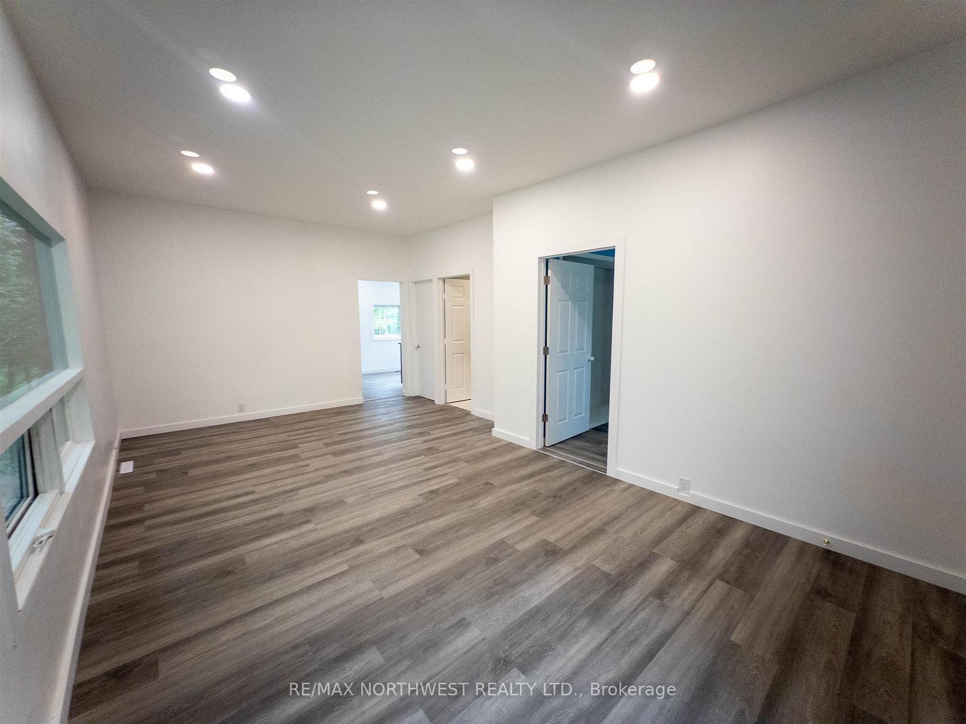 Photo 8 of 518 Sixth Avenue South, Kenora, Lakeside — HOMEH