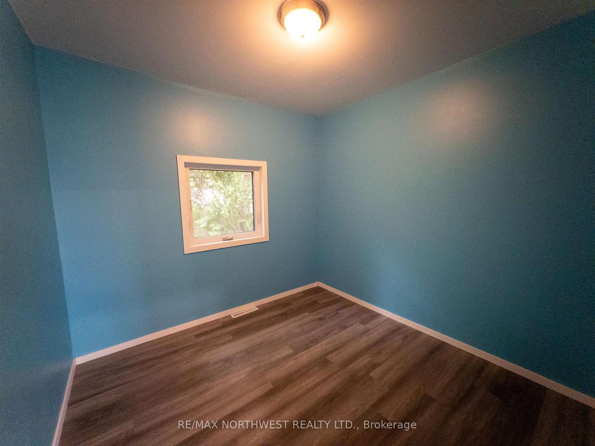 Photo 12 of 518 Sixth Avenue South, Kenora, Lakeside — HOMEH