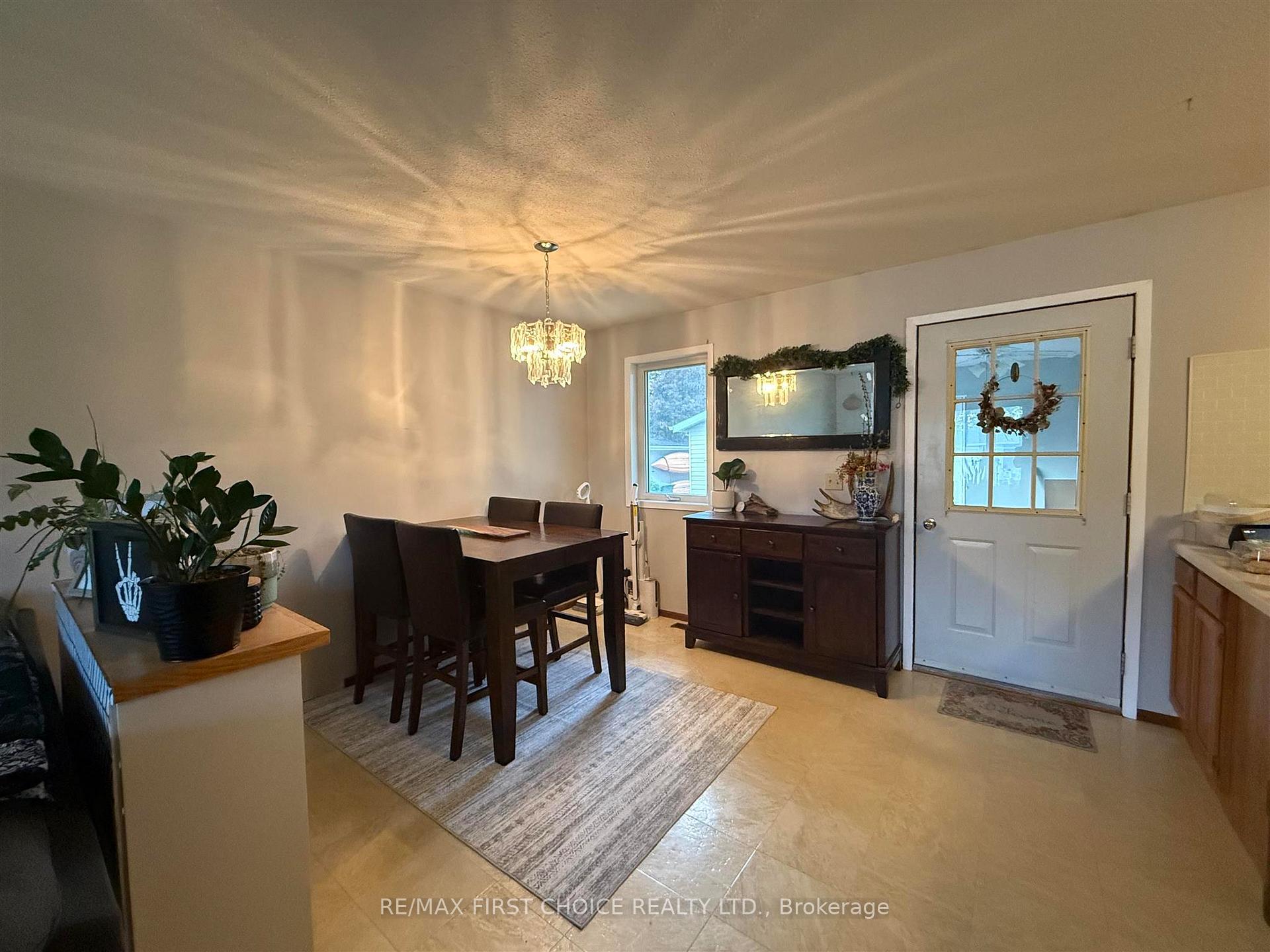 Photo 3 of 6 Skillen Crescent, Dryden, Hillcrest — HOMEH