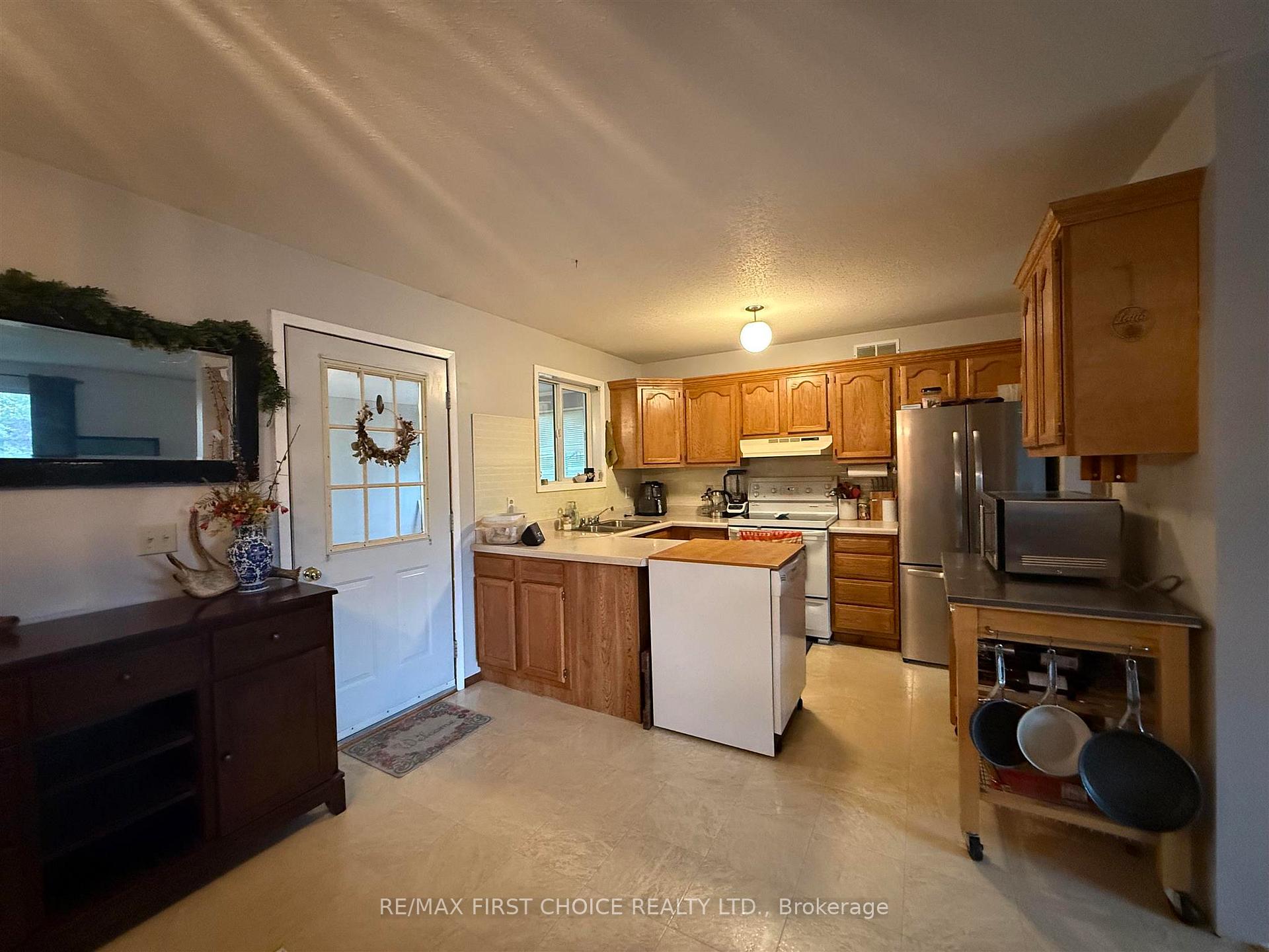 Photo 4 of 6 Skillen Crescent, Dryden, Hillcrest — HOMEH
