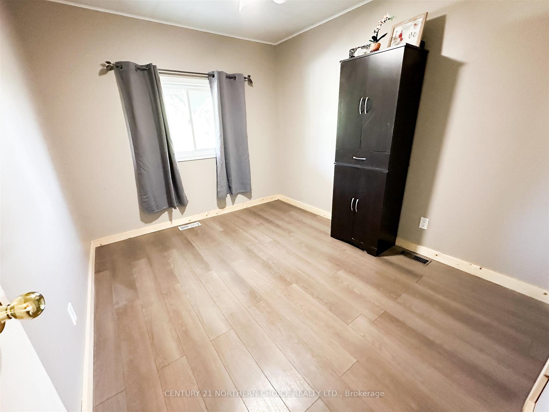 Photo 12 of 129 Detta Road, Red Lake — HOMEH