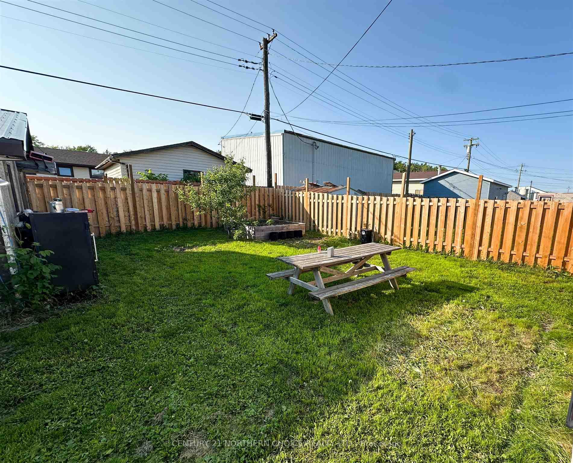 Photo 15 of 129 Detta Road, Red Lake — HOMEH