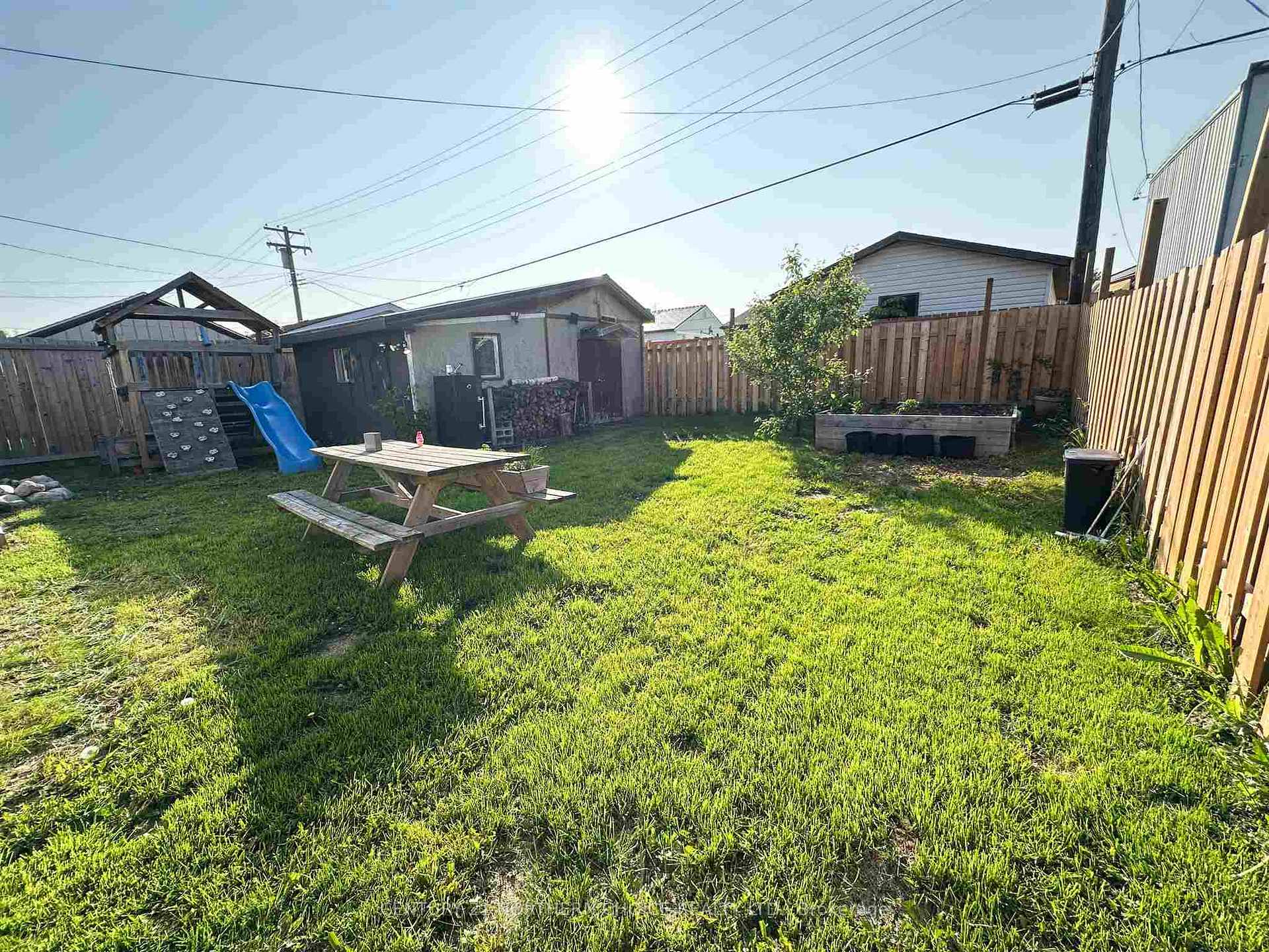 Photo 16 of 129 Detta Road, Red Lake — HOMEH