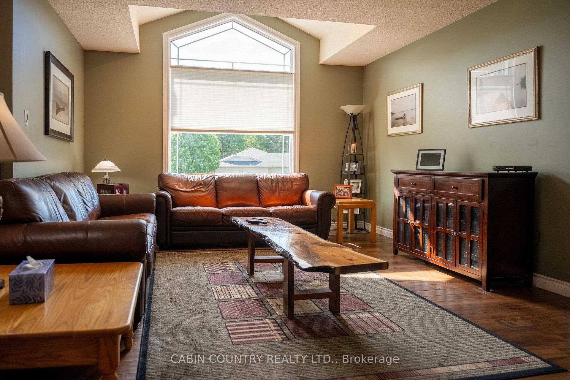 Photo 12 of 31 Shauna Cres, Kenora, Donkirk Heights — HOMEH
