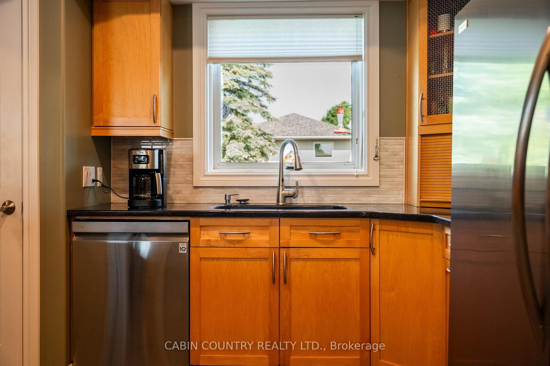 Photo 13 of 31 Shauna Cres, Kenora, Donkirk Heights — HOMEH