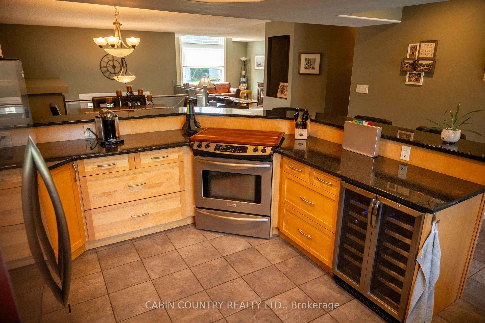 Photo 14 of 31 Shauna Cres, Kenora, Donkirk Heights — HOMEH