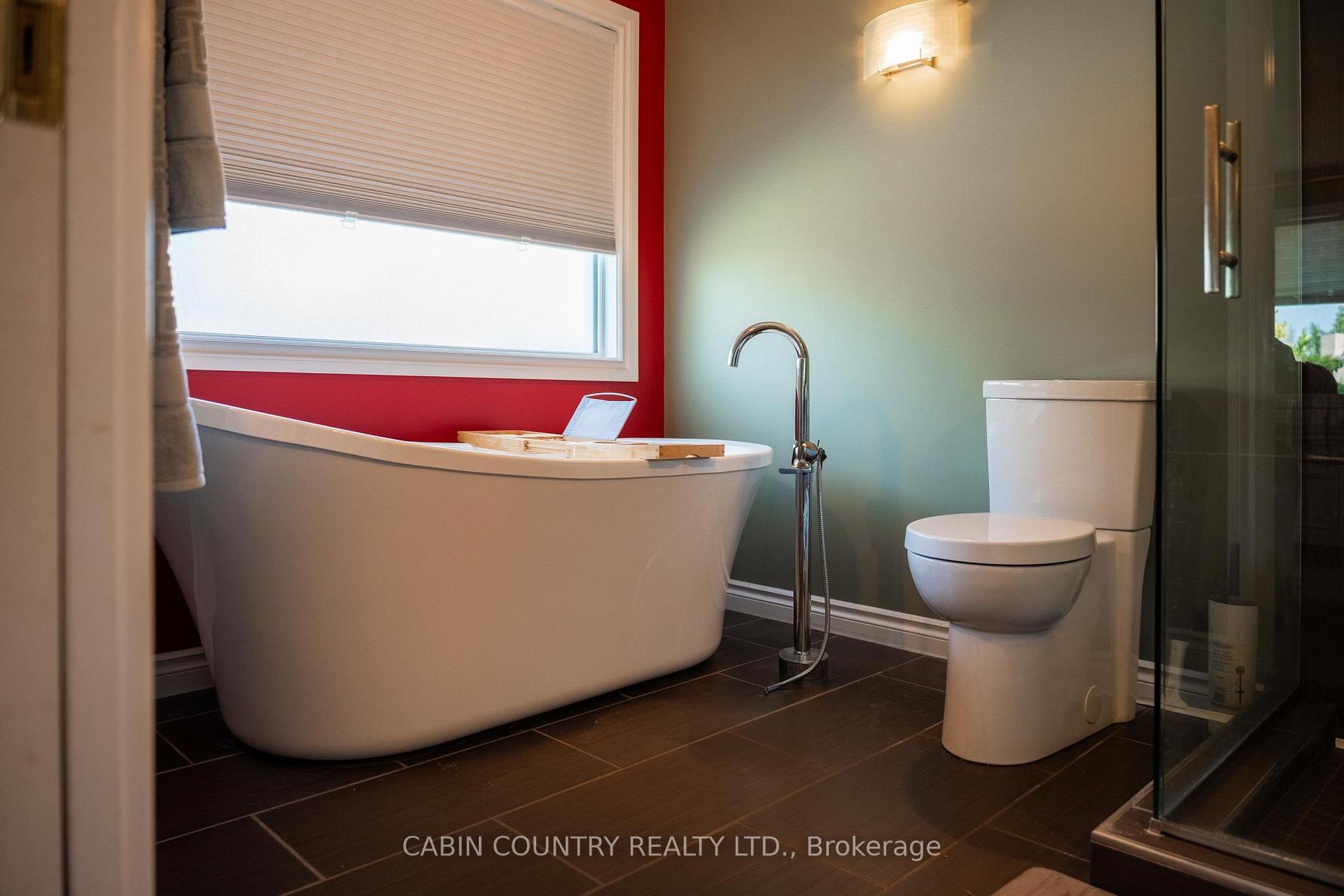 Photo 20 of 31 Shauna Cres, Kenora, Donkirk Heights — HOMEH