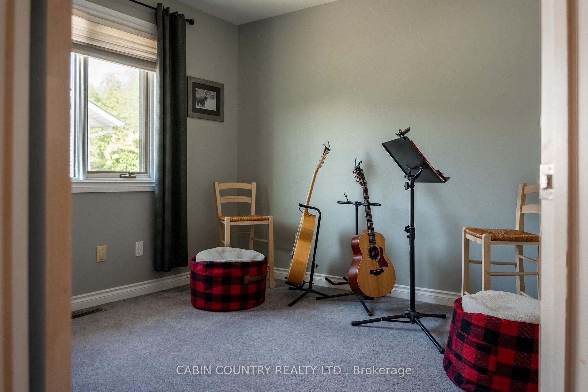 Photo 23 of 31 Shauna Cres, Kenora, Donkirk Heights — HOMEH