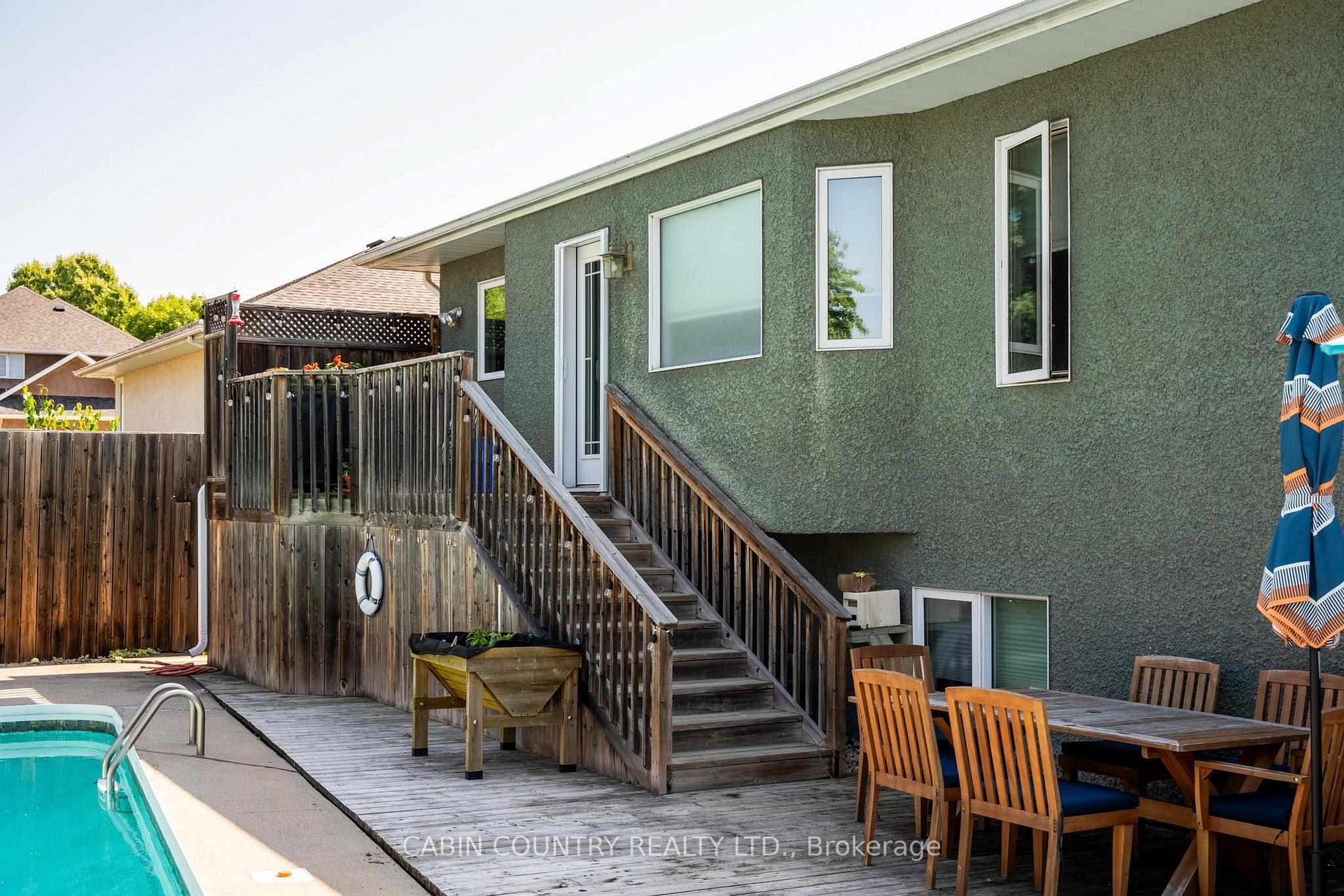Photo 38 of 31 Shauna Cres, Kenora, Donkirk Heights — HOMEH