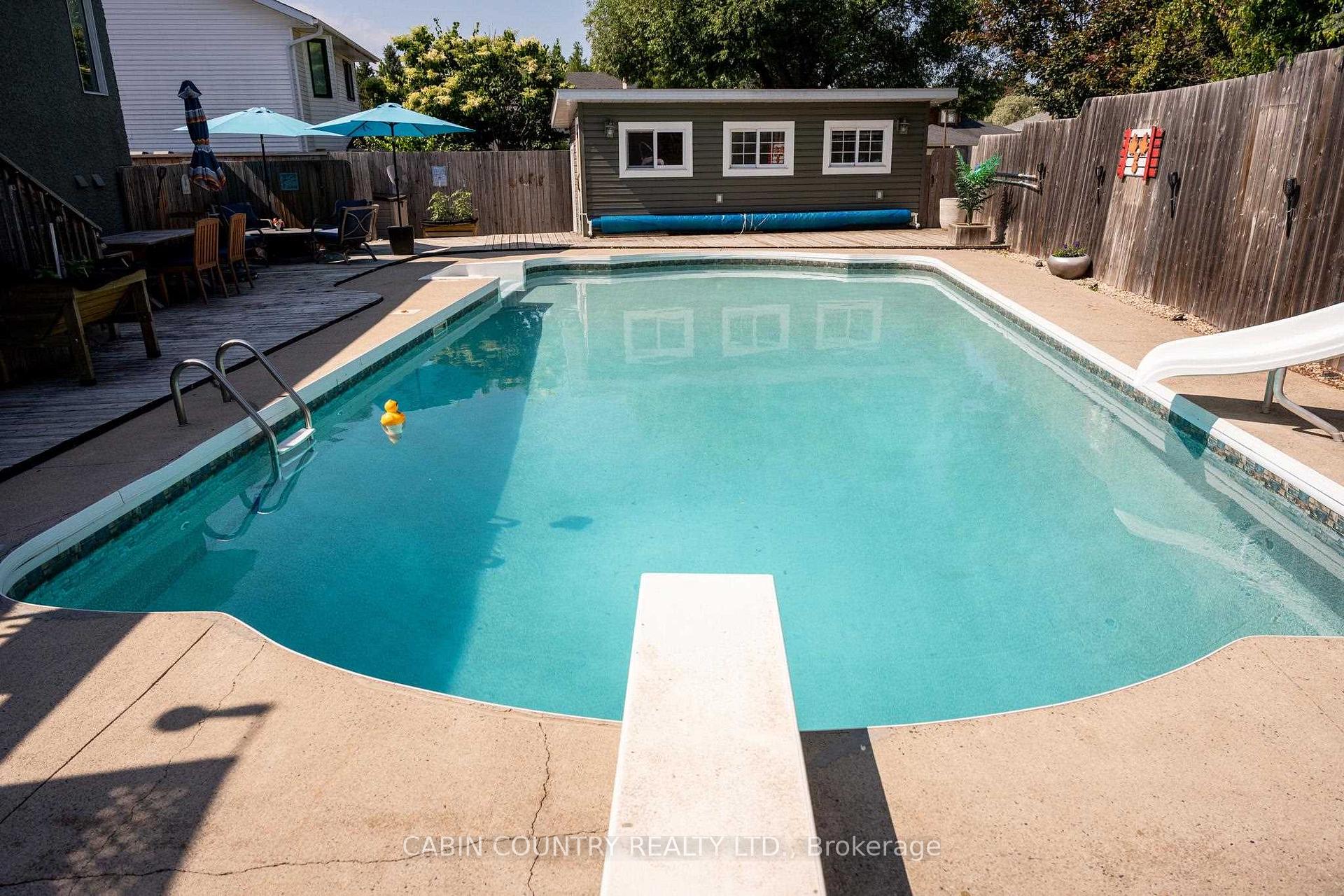 Photo 46 of 31 Shauna Cres, Kenora, Donkirk Heights — HOMEH
