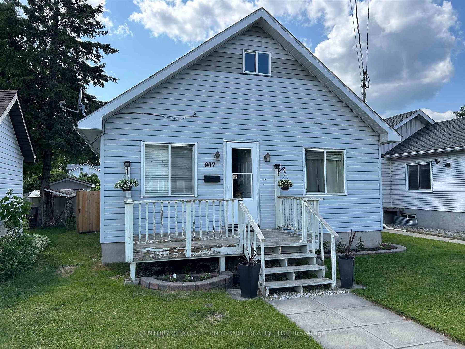 Photo 1 of 907 Smith Avenue, Fort Frances — HOMEH