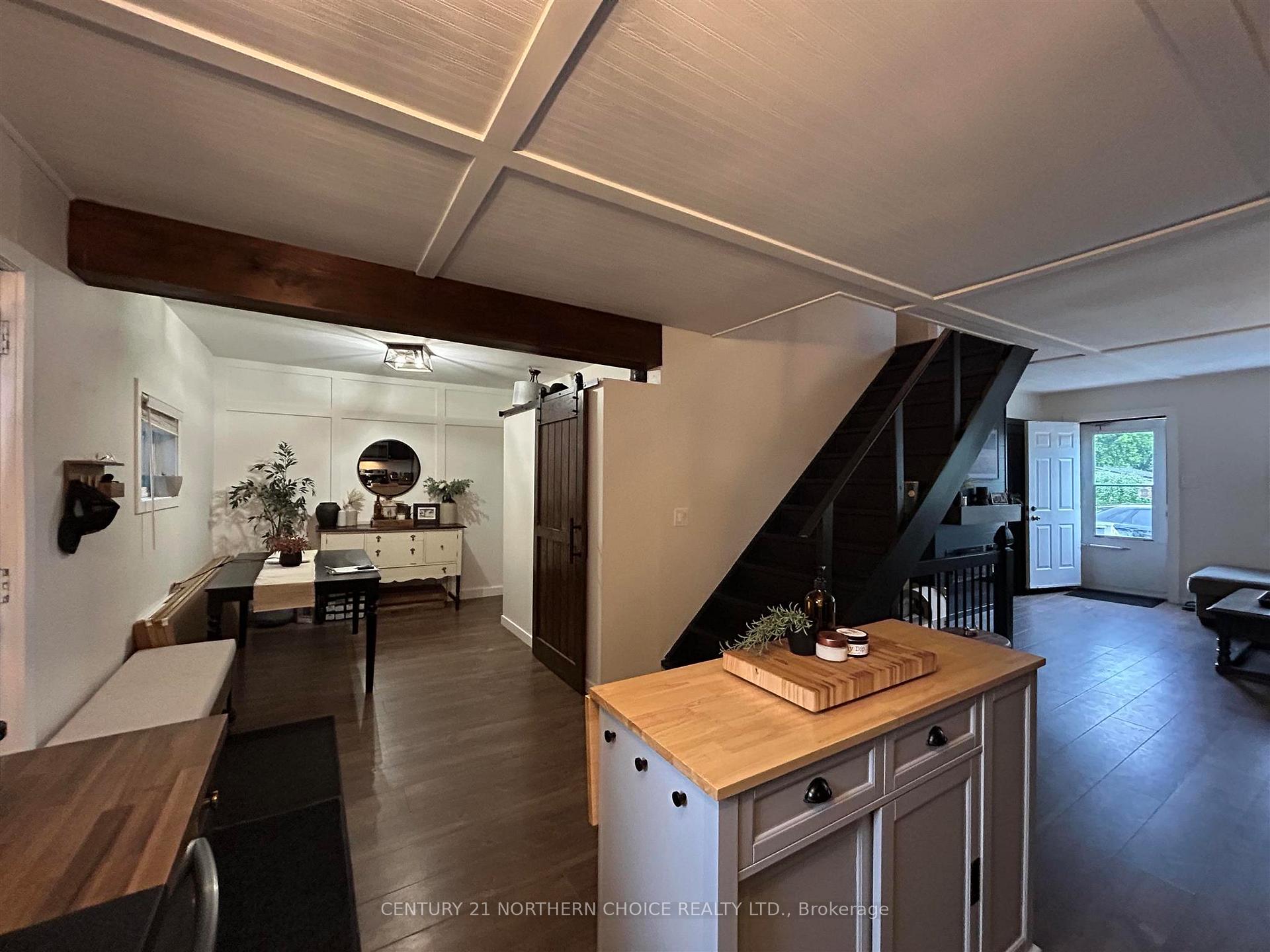 Photo 6 of 907 Smith Avenue, Fort Frances — HOMEH