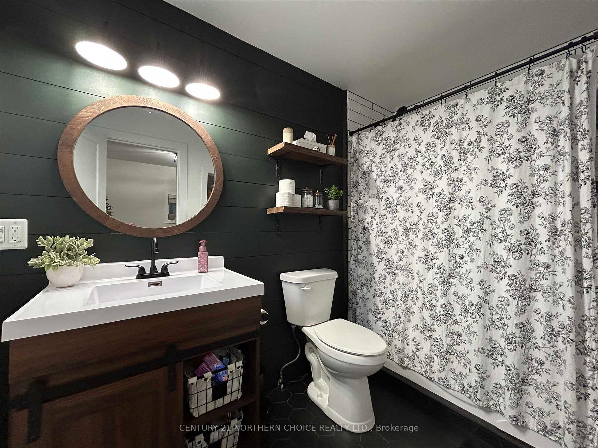 Photo 14 of 907 Smith Avenue, Fort Frances — HOMEH