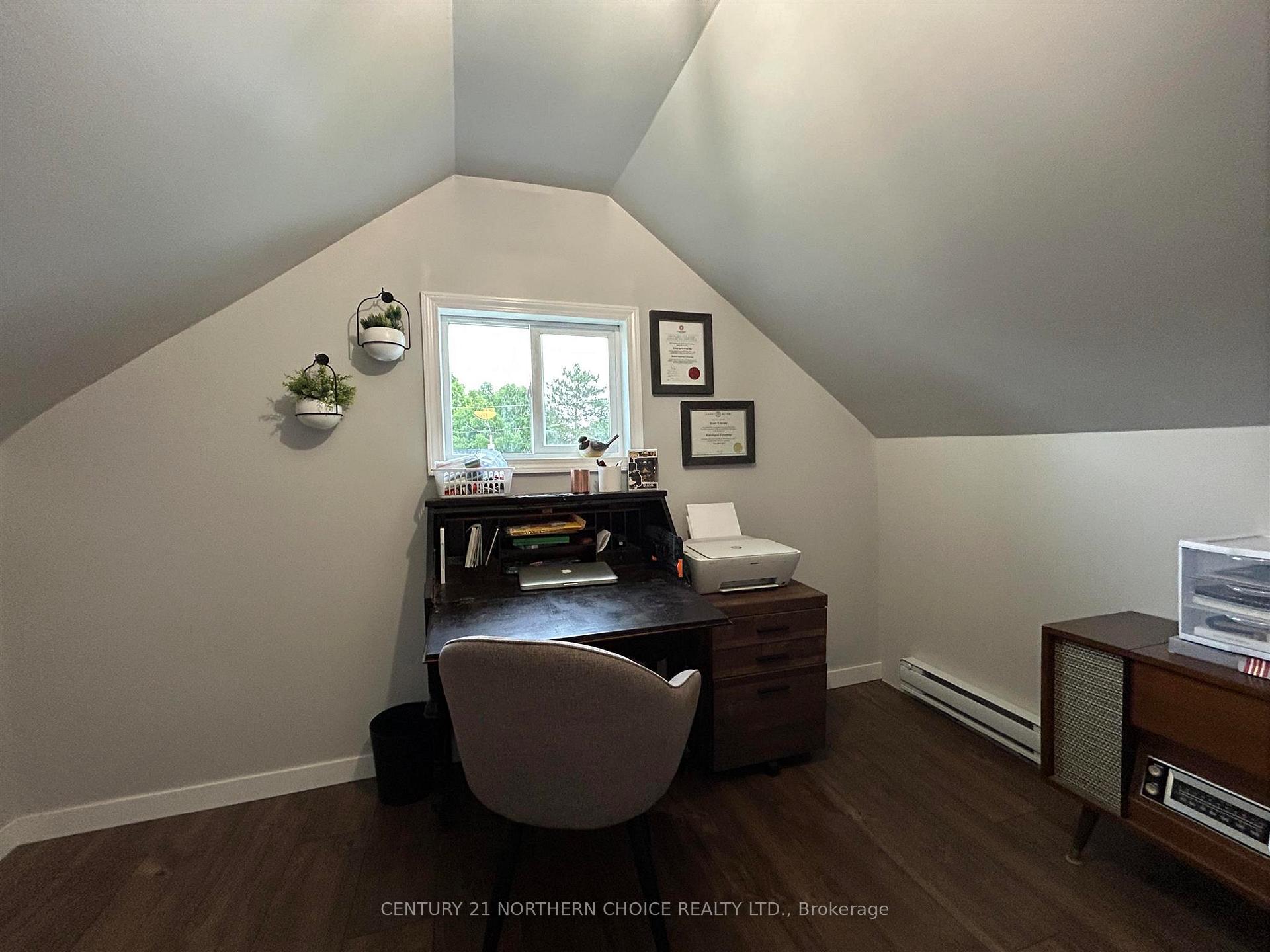 Photo 23 of 907 Smith Avenue, Fort Frances — HOMEH