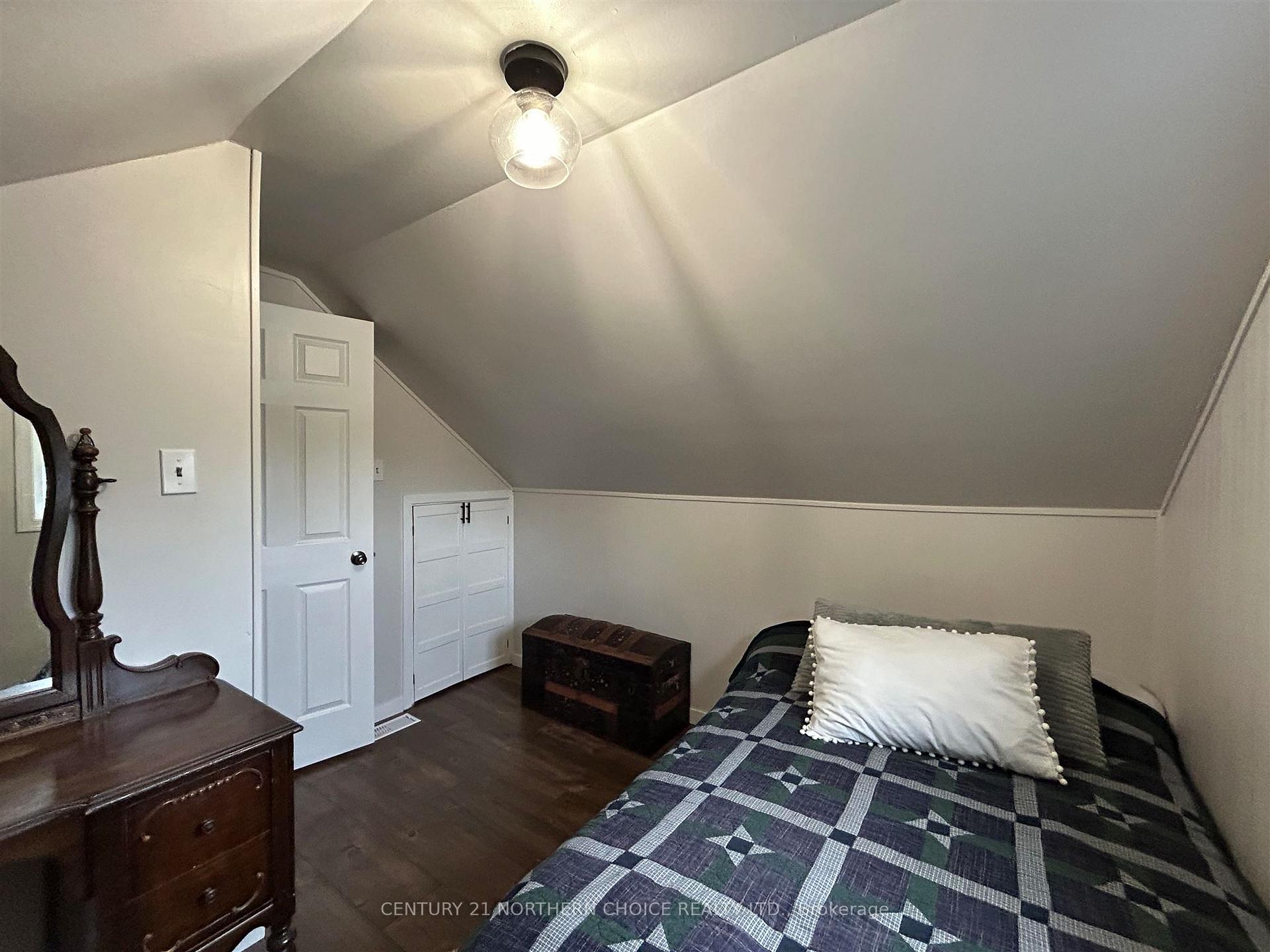 Photo 25 of 907 Smith Avenue, Fort Frances — HOMEH